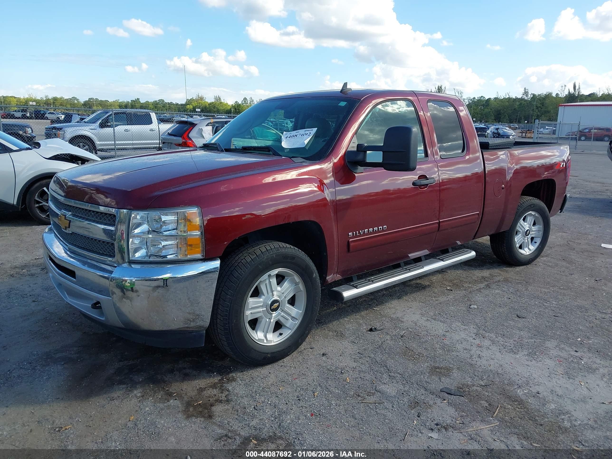CHEVROLET SILVERADO image 2