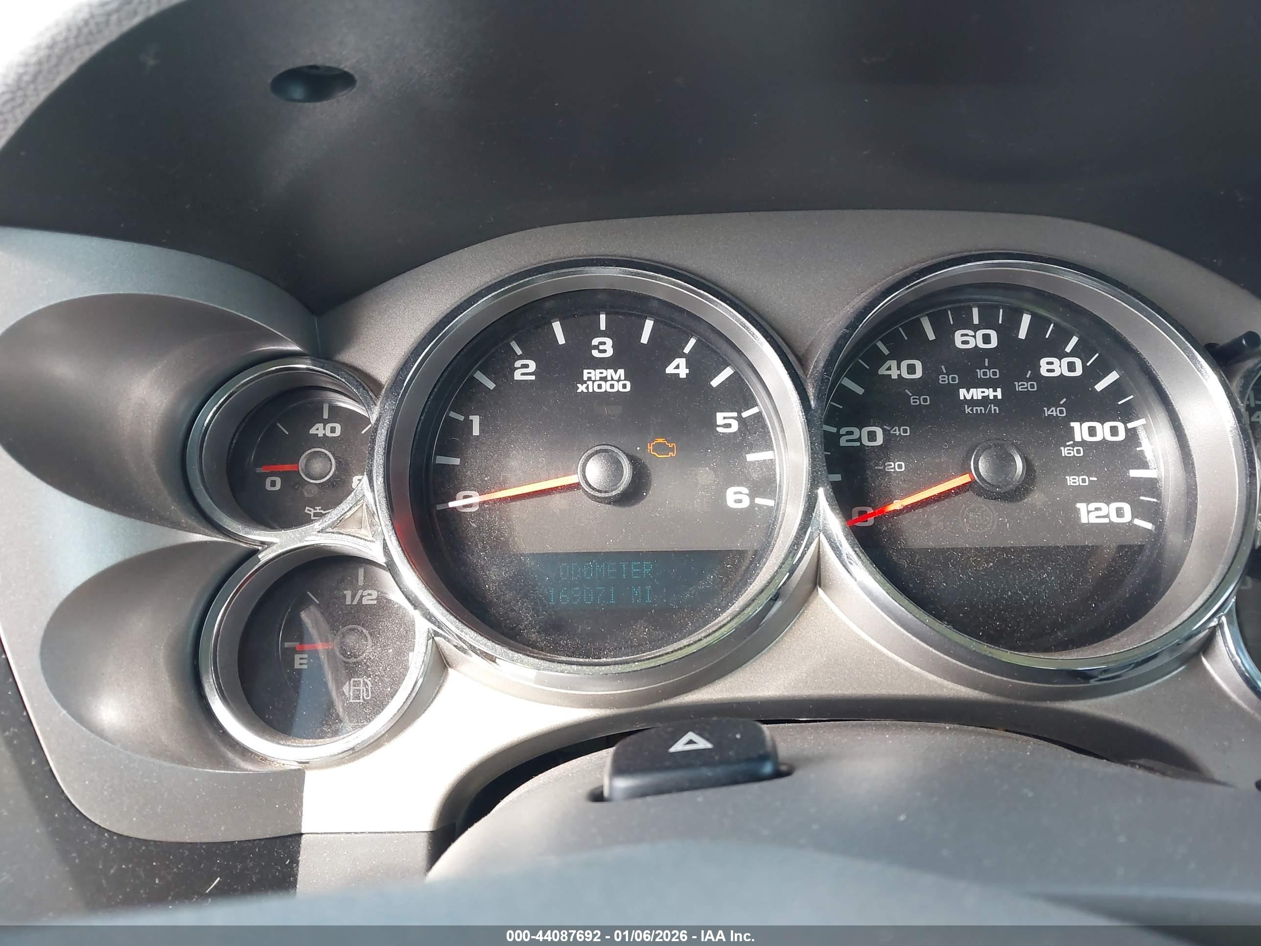 CHEVROLET SILVERADO image 7