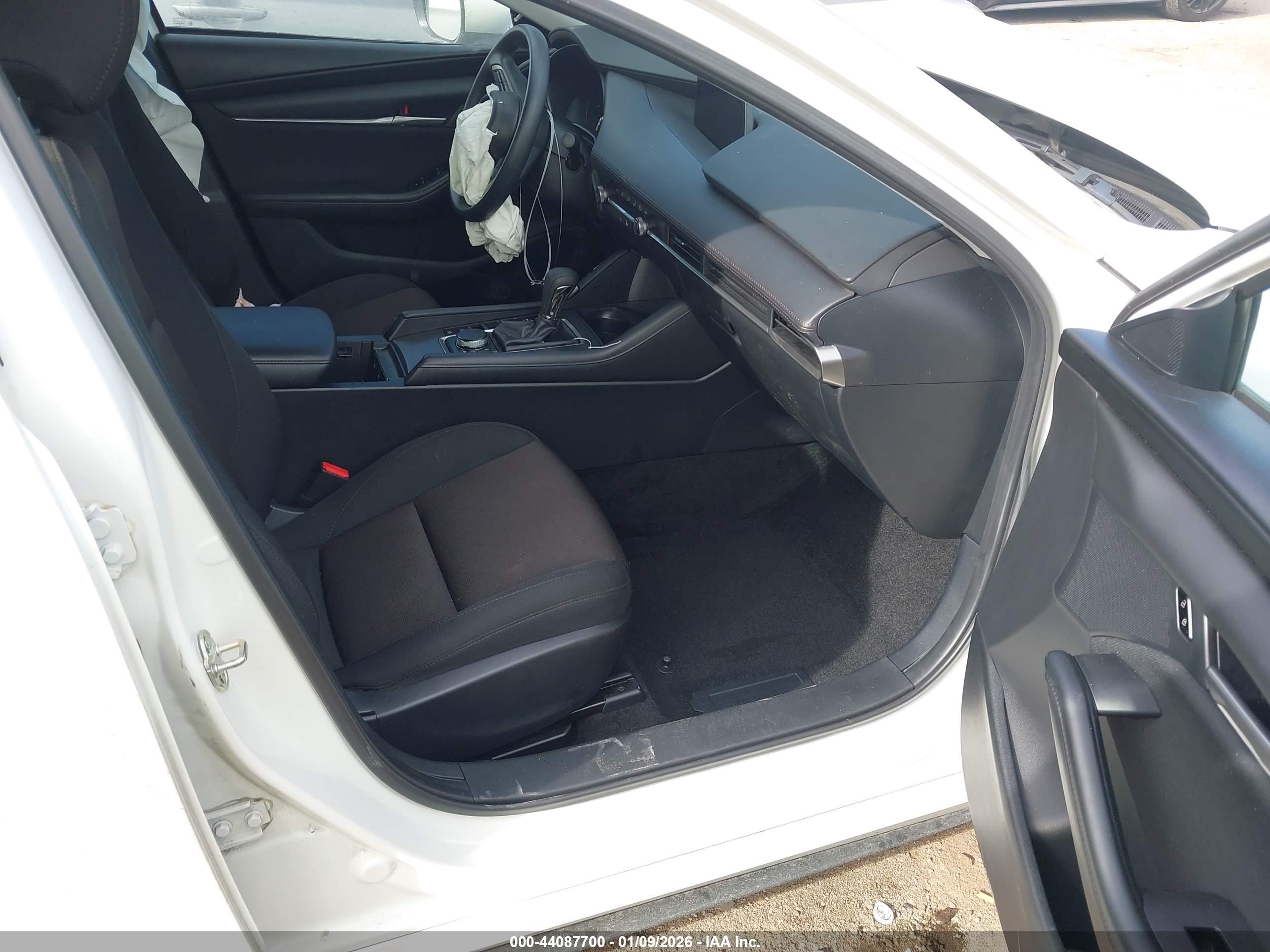 MAZDA MAZDA3 image 5