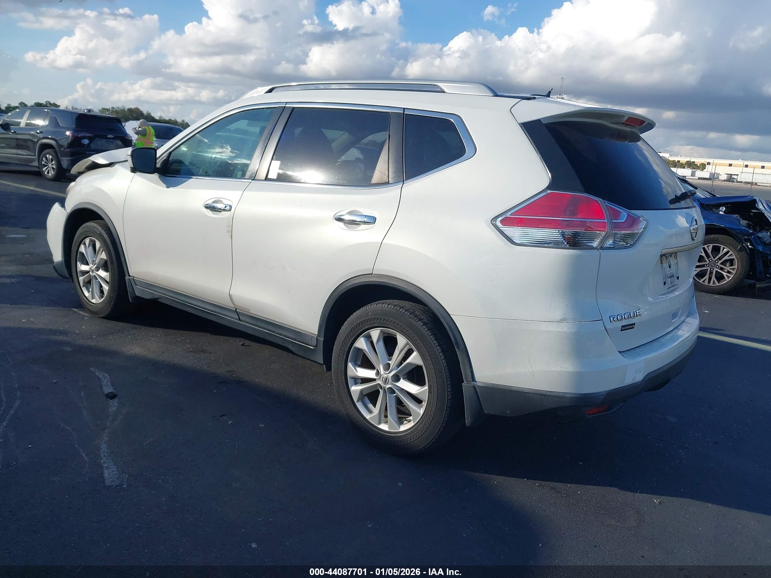NISSAN ROGUE image 3