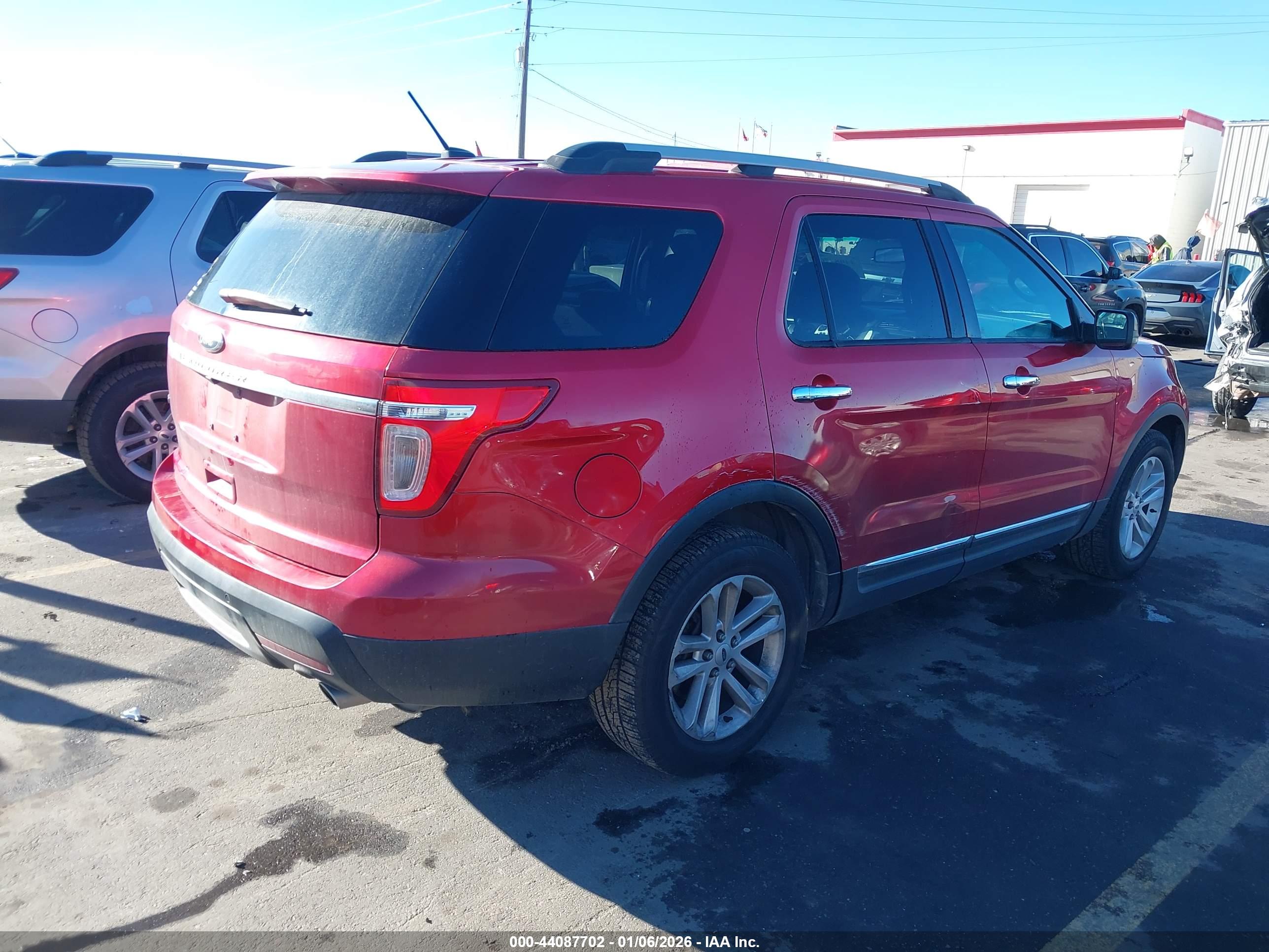 FORD EXPLORER image 4