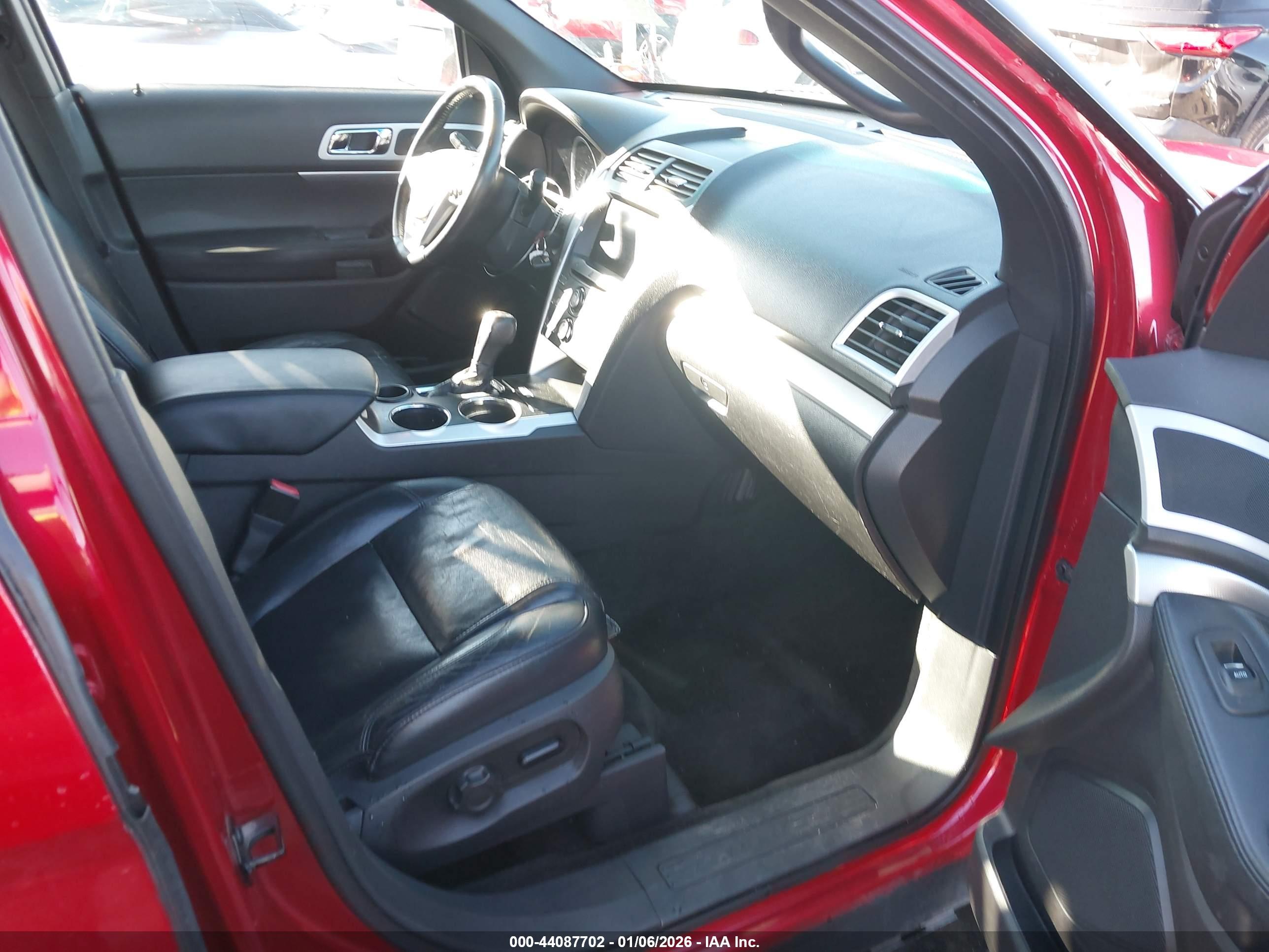 FORD EXPLORER image 5