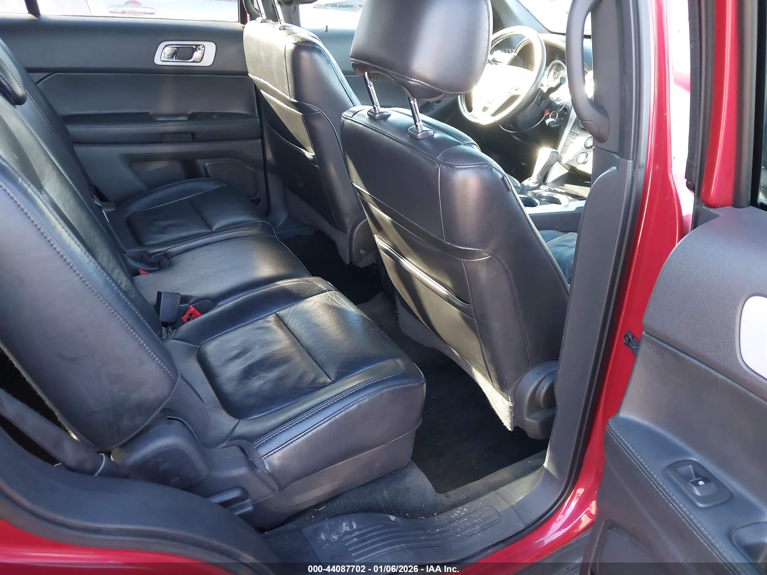 FORD EXPLORER image 8