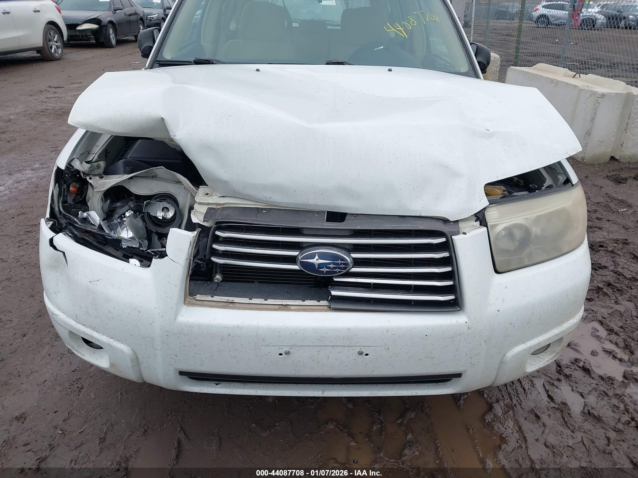 SUBARU FORESTER image 6