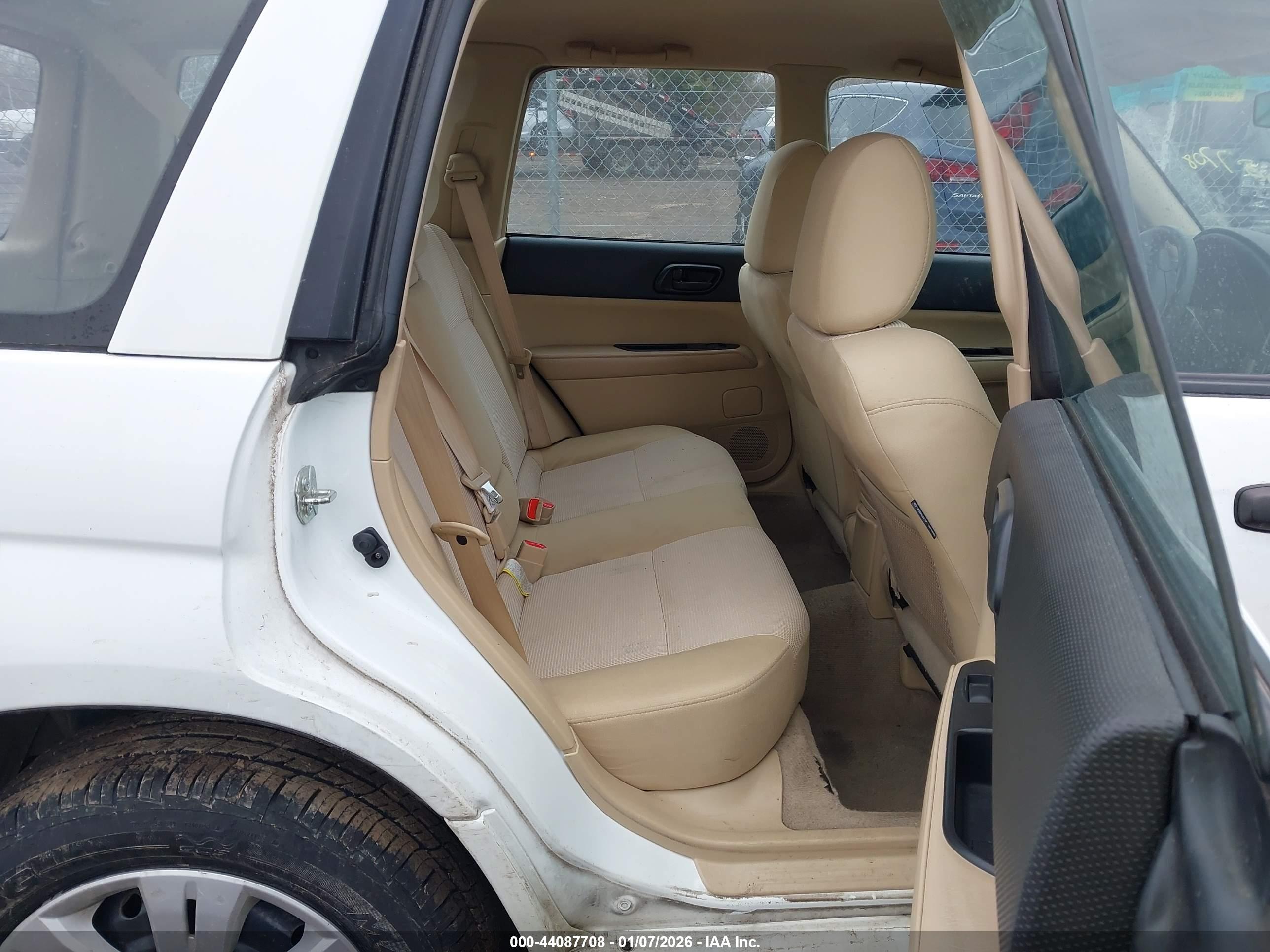 SUBARU FORESTER image 8