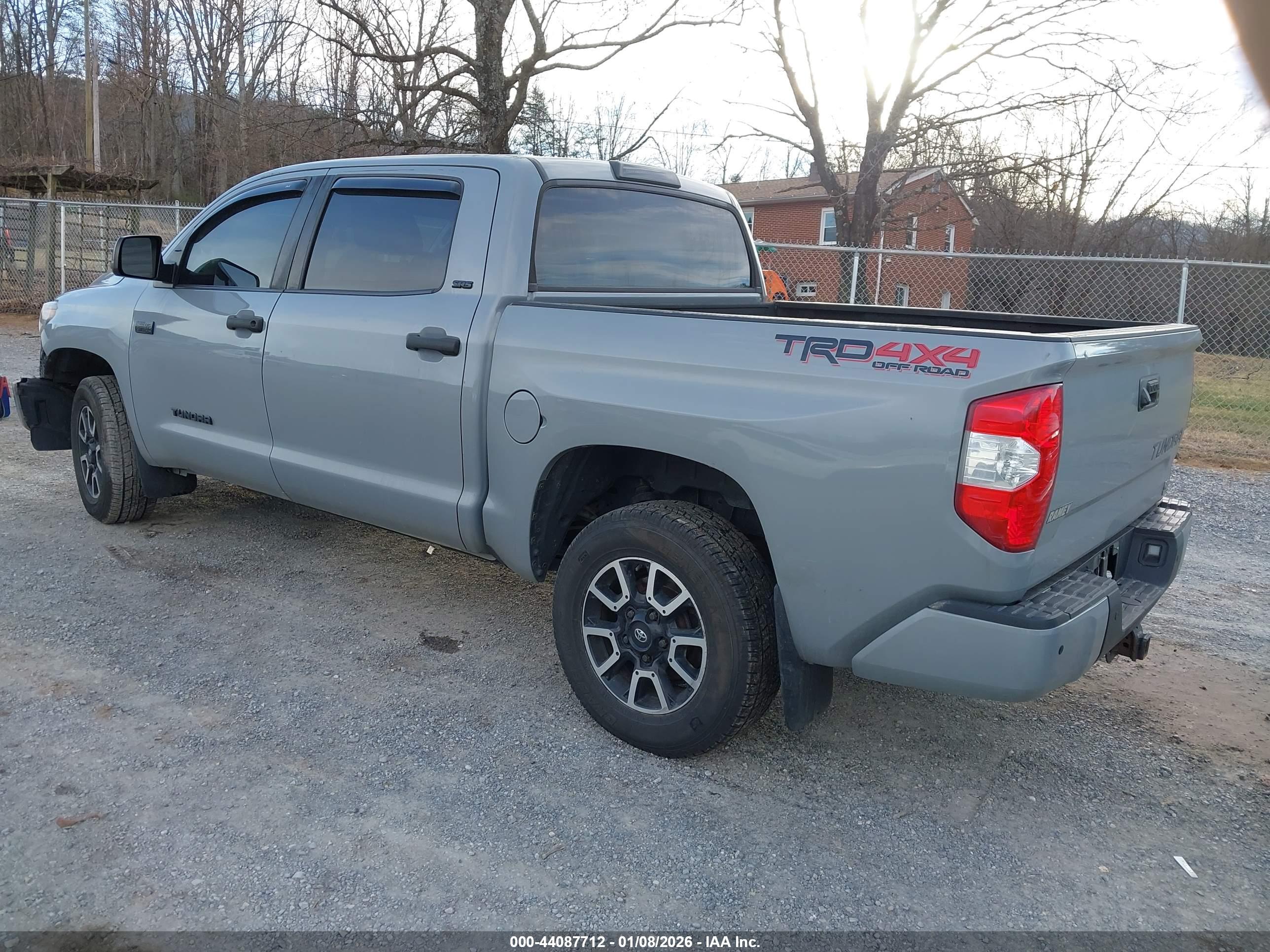 TOYOTA TUNDRA image 3