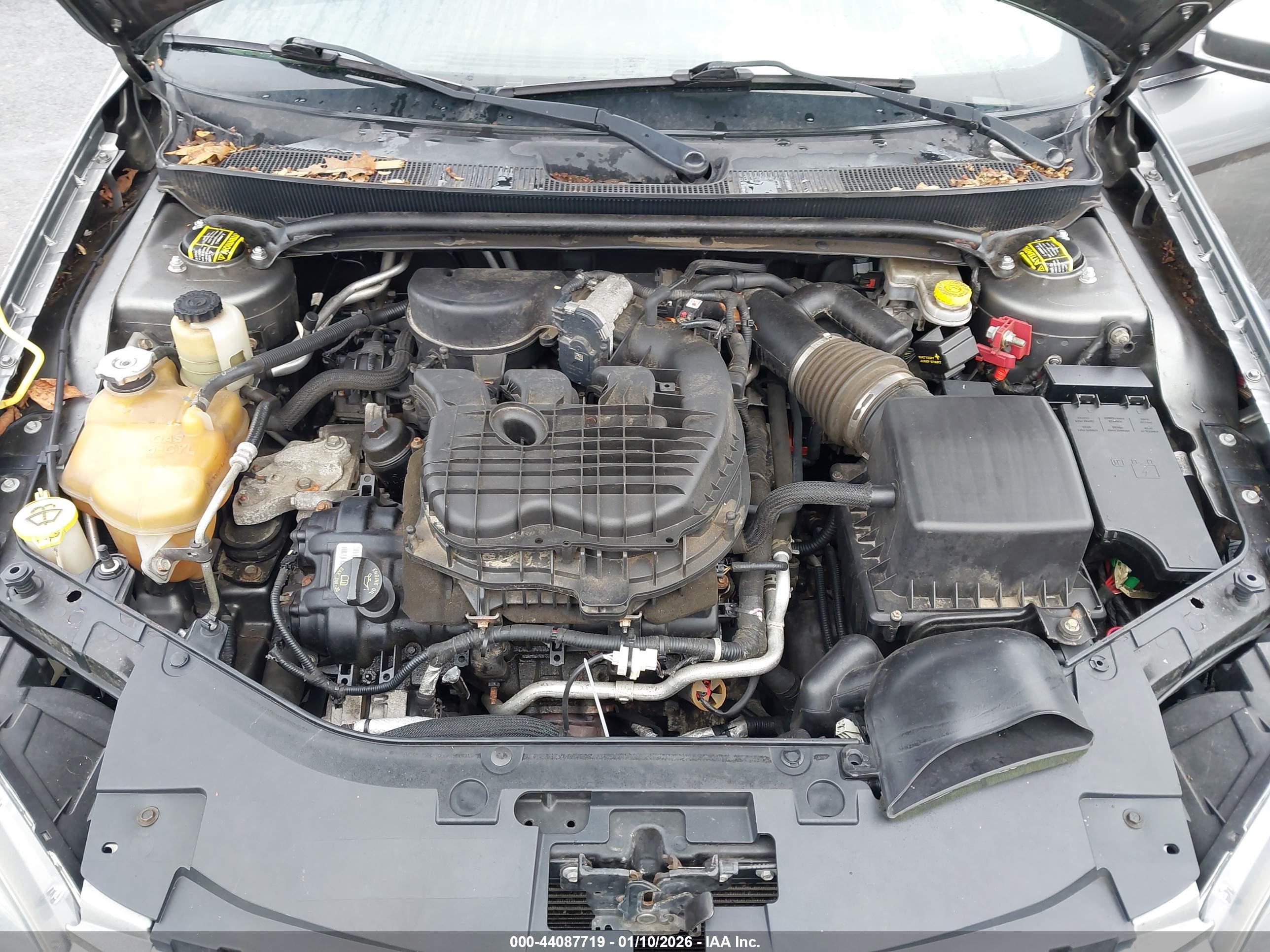 CHRYSLER 200 image 10