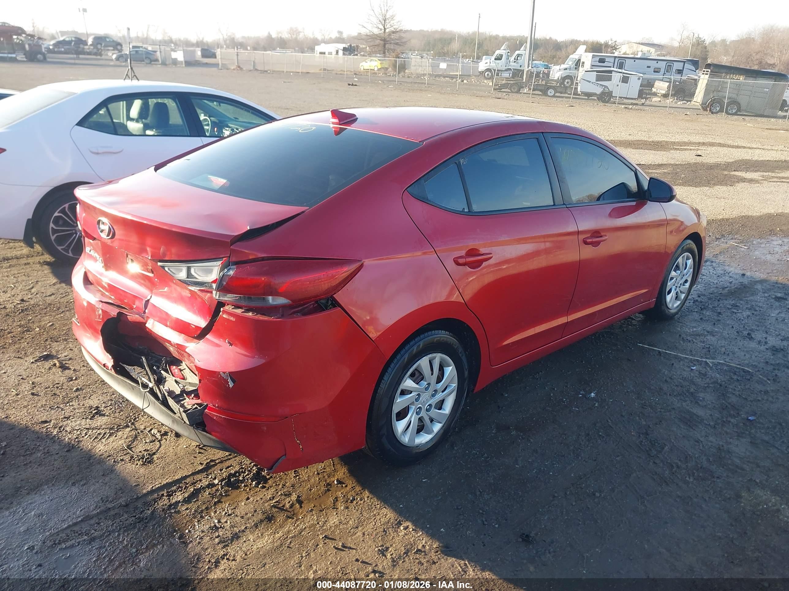 HYUNDAI ELANTRA image 4