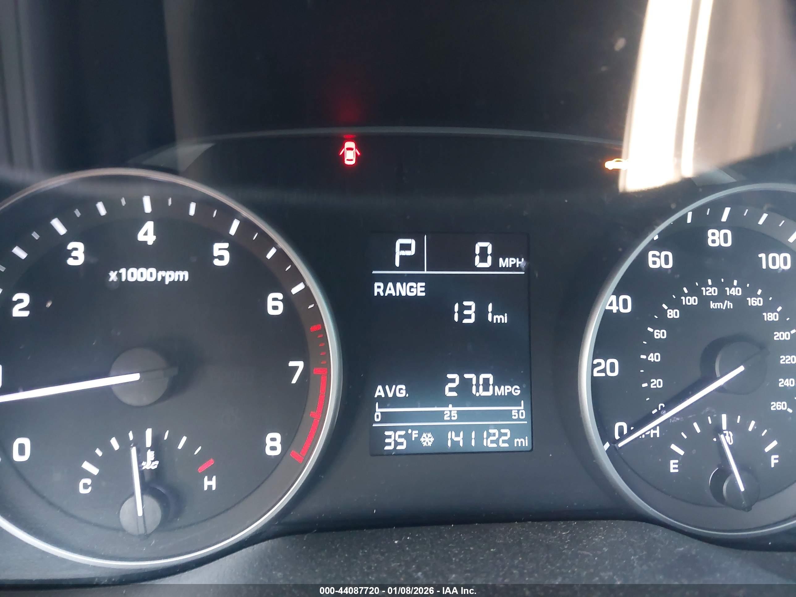 HYUNDAI ELANTRA image 7