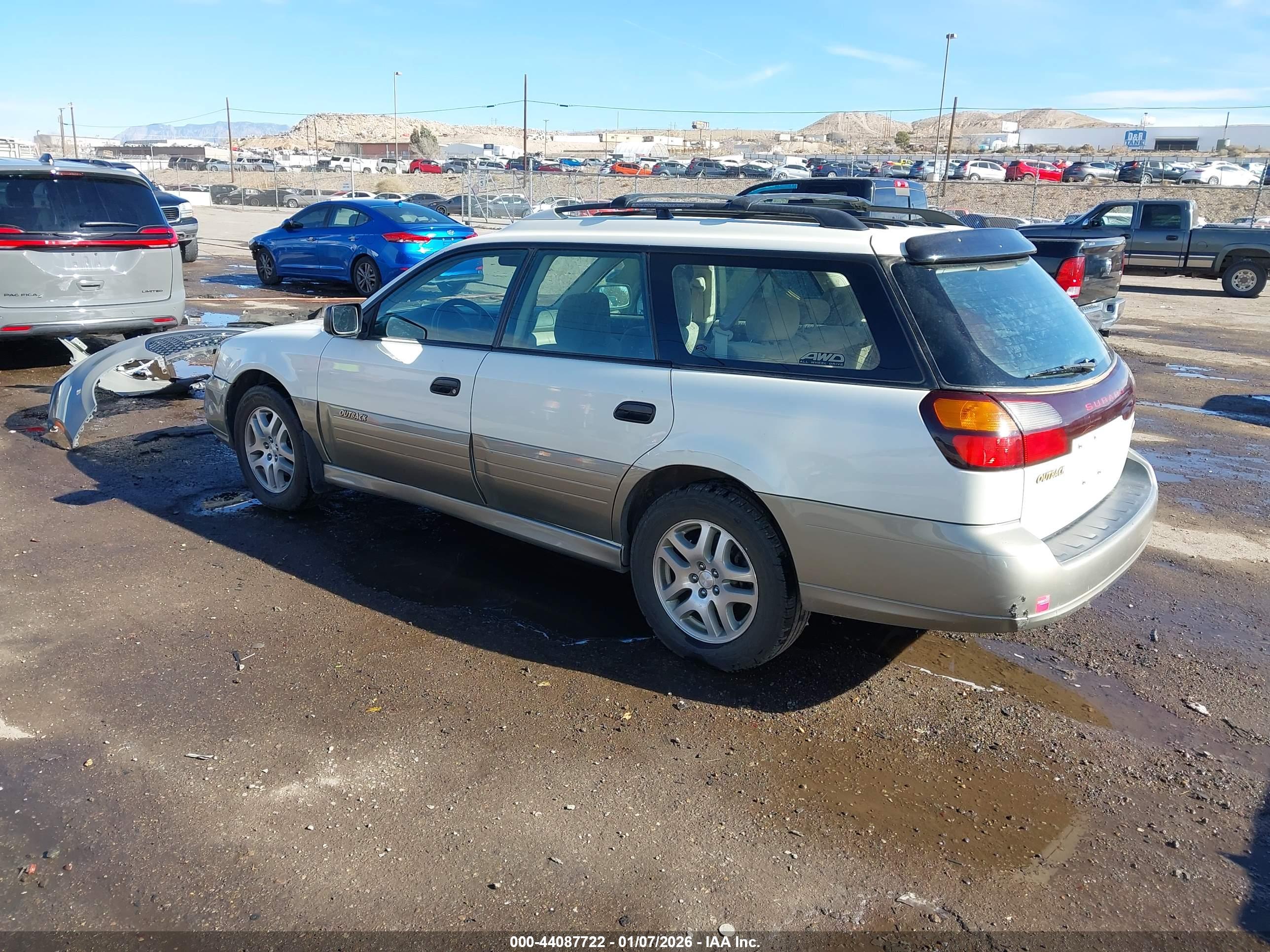 SUBARU OUTBACK image 3