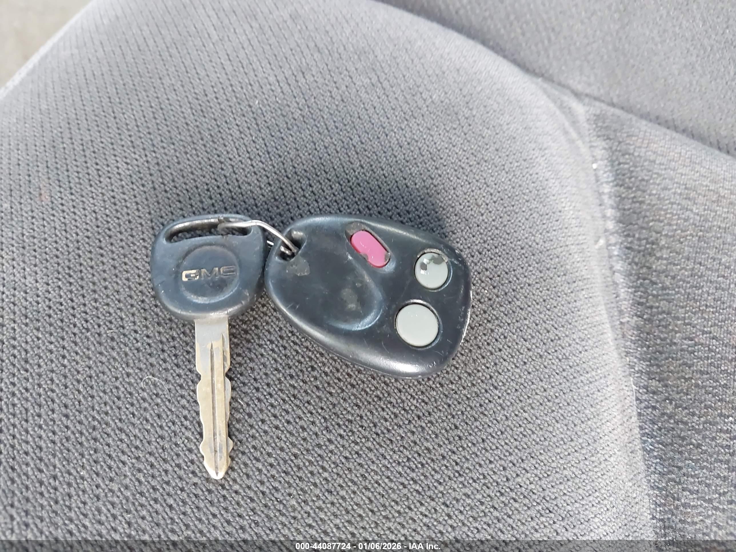 GMC SIERRA image 11