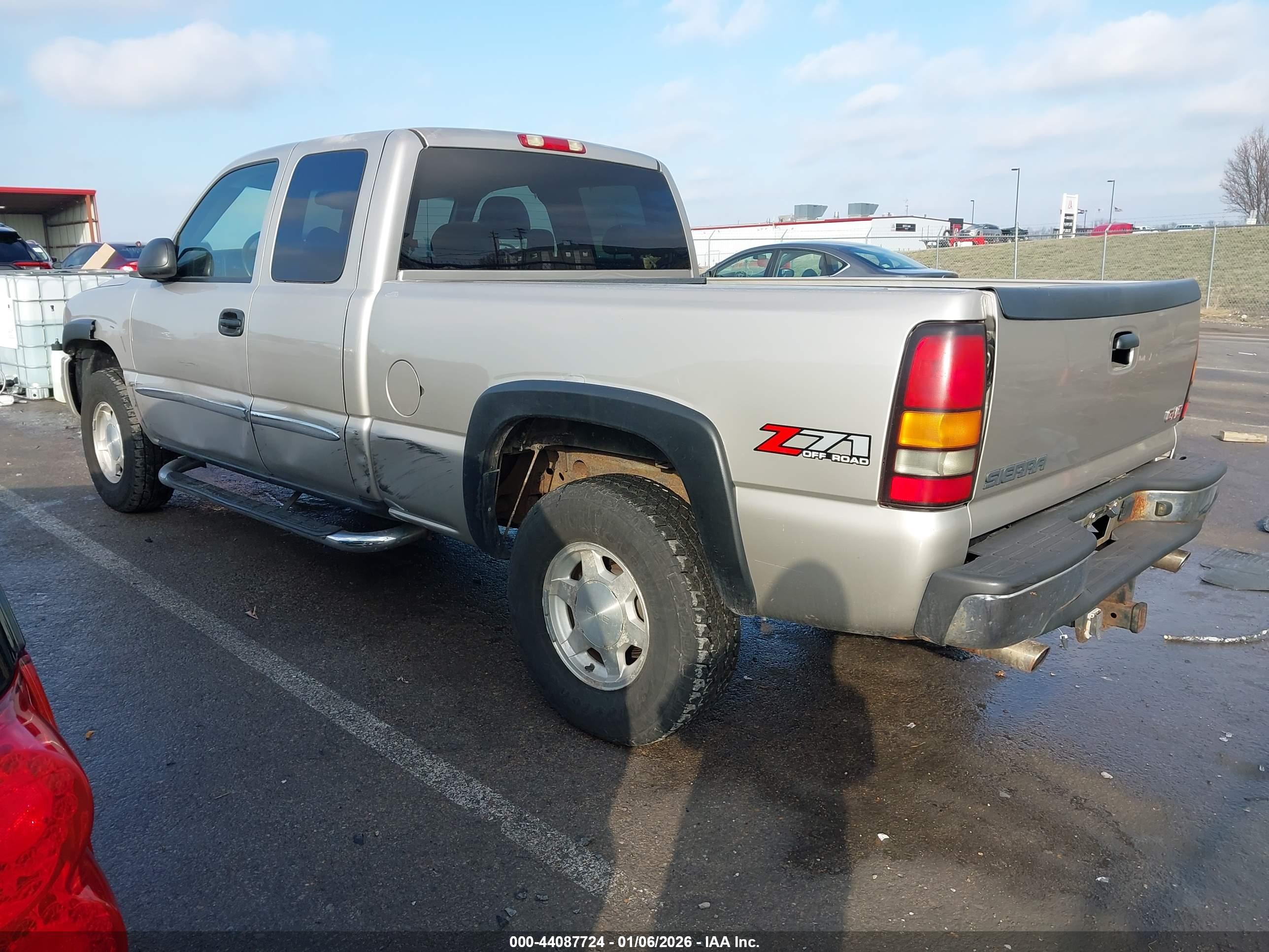 GMC SIERRA image 3