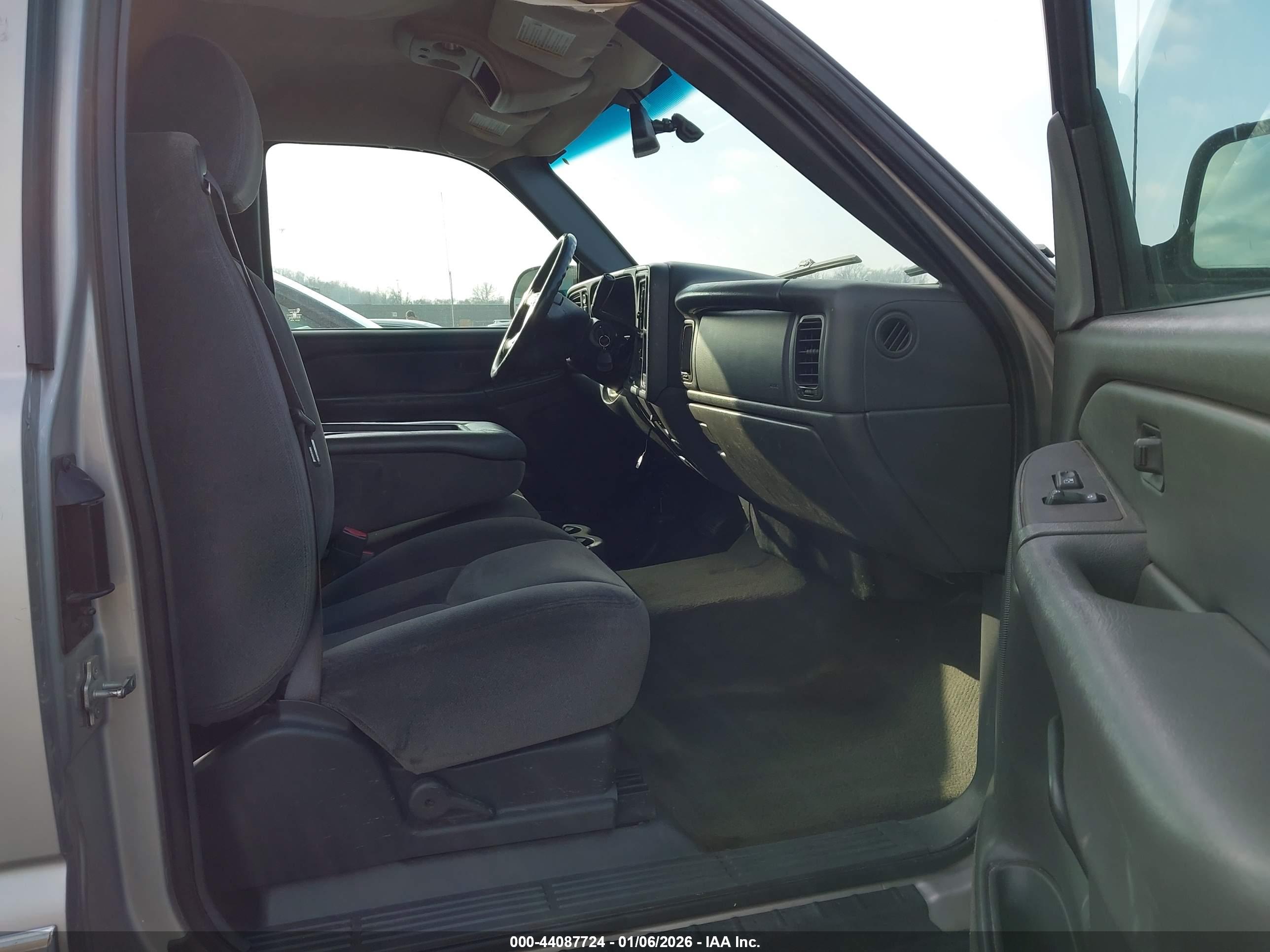 GMC SIERRA image 5