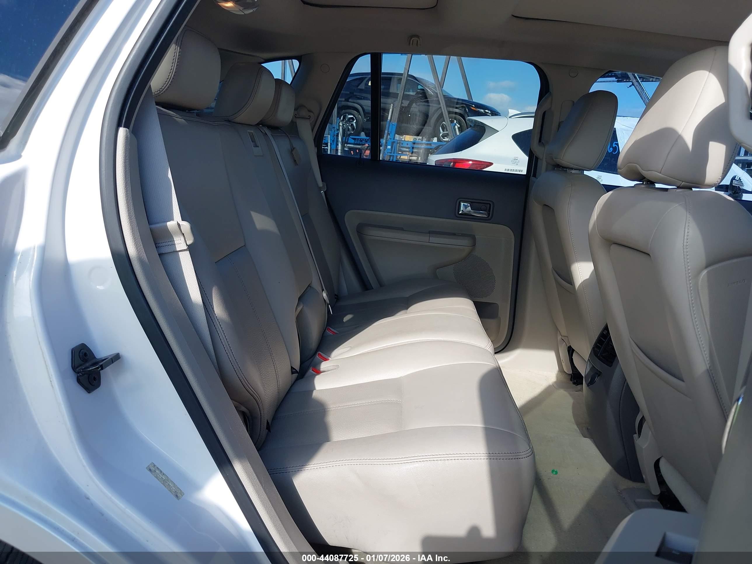 FORD EDGE image 8
