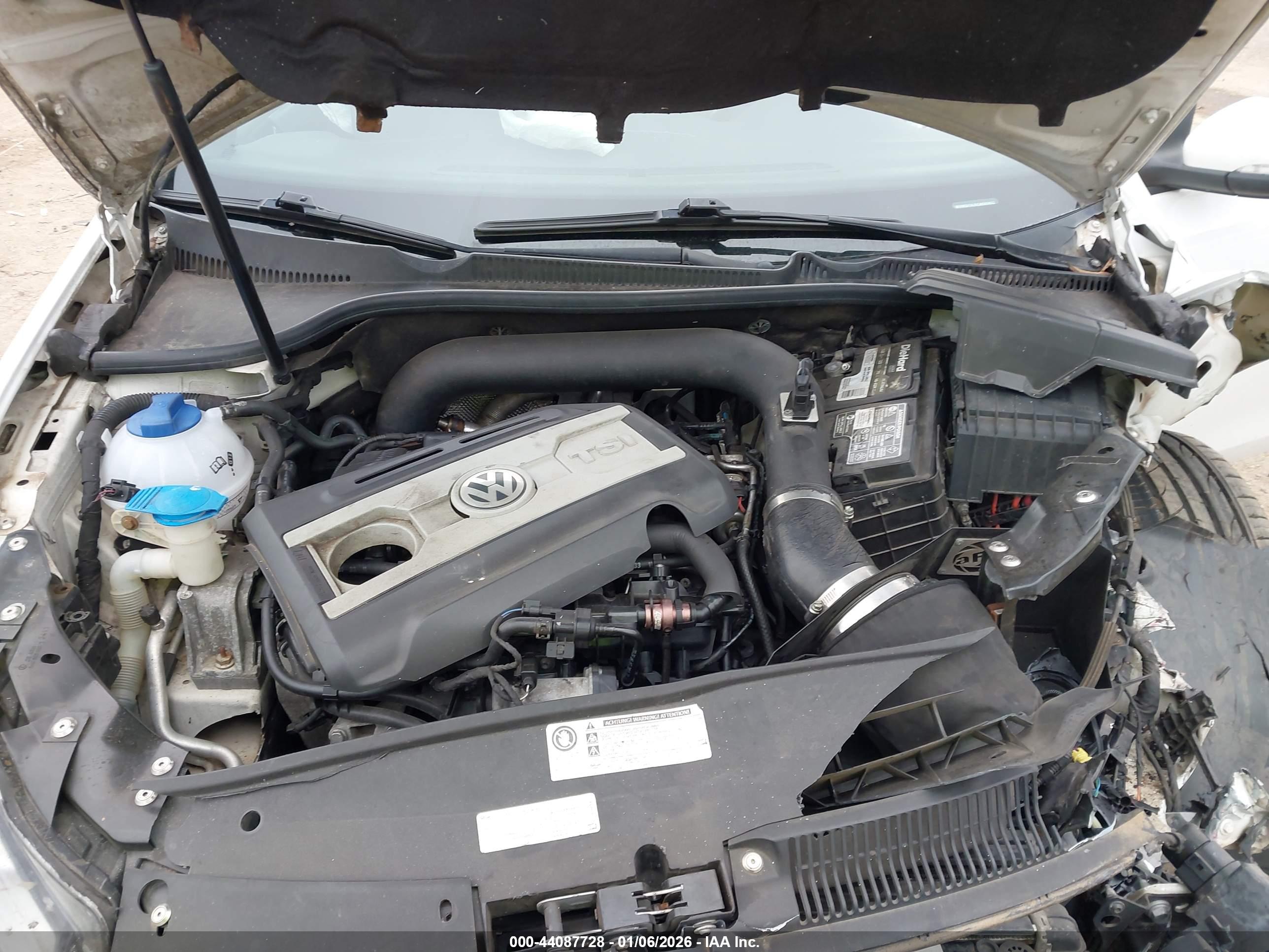 VOLKSWAGEN GTI image 10