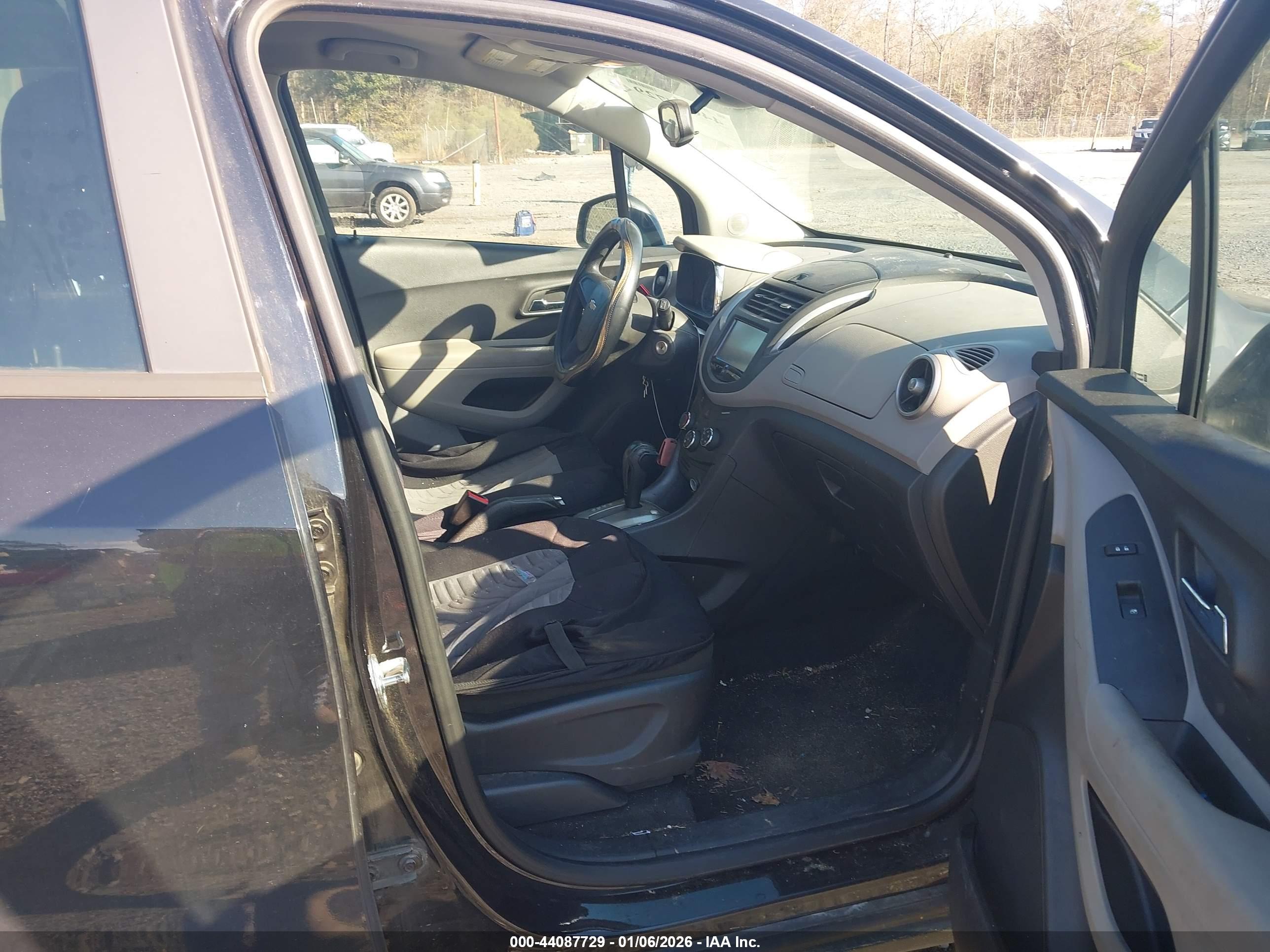 CHEVROLET TRAX image 5
