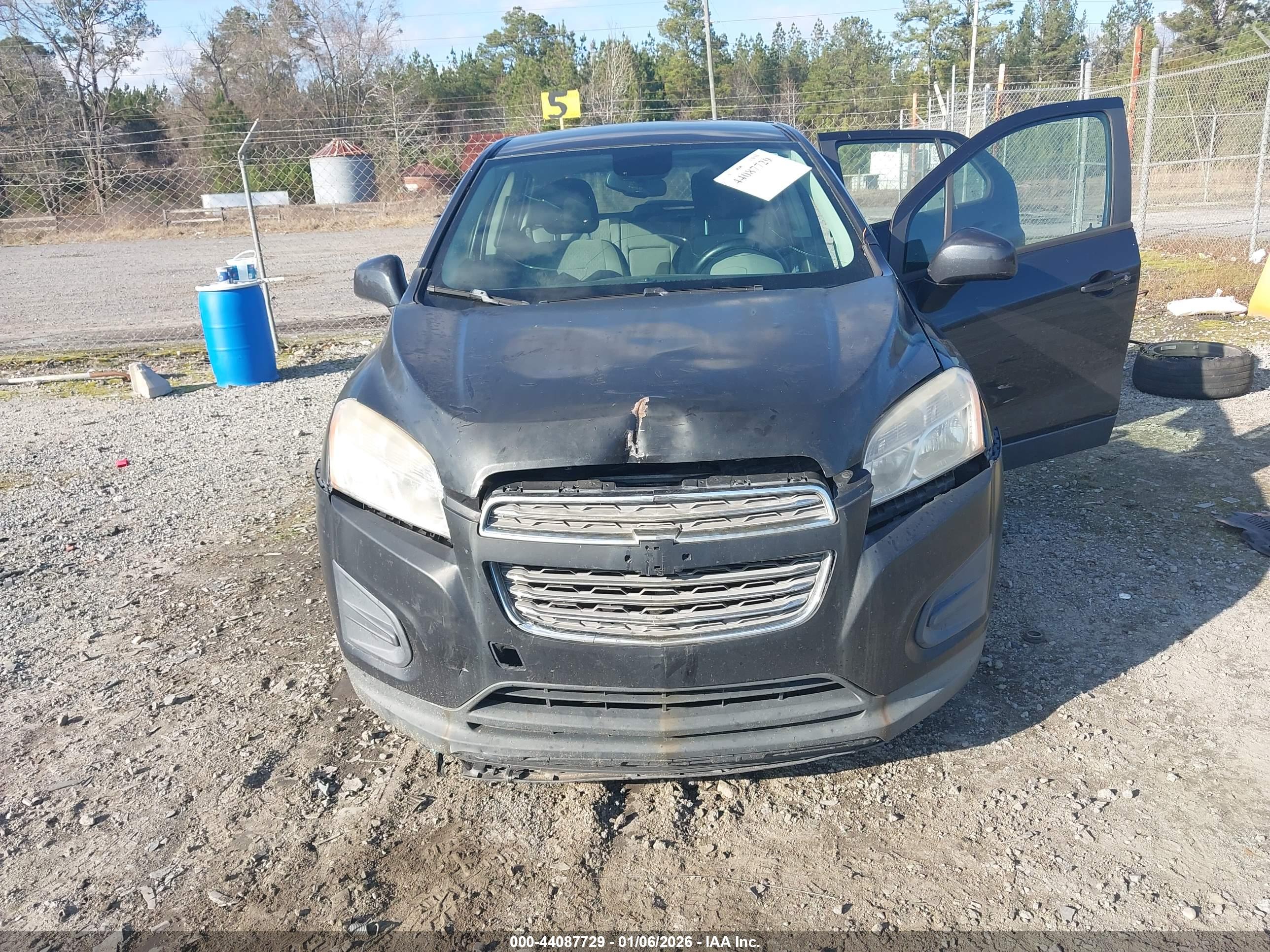 CHEVROLET TRAX image 6