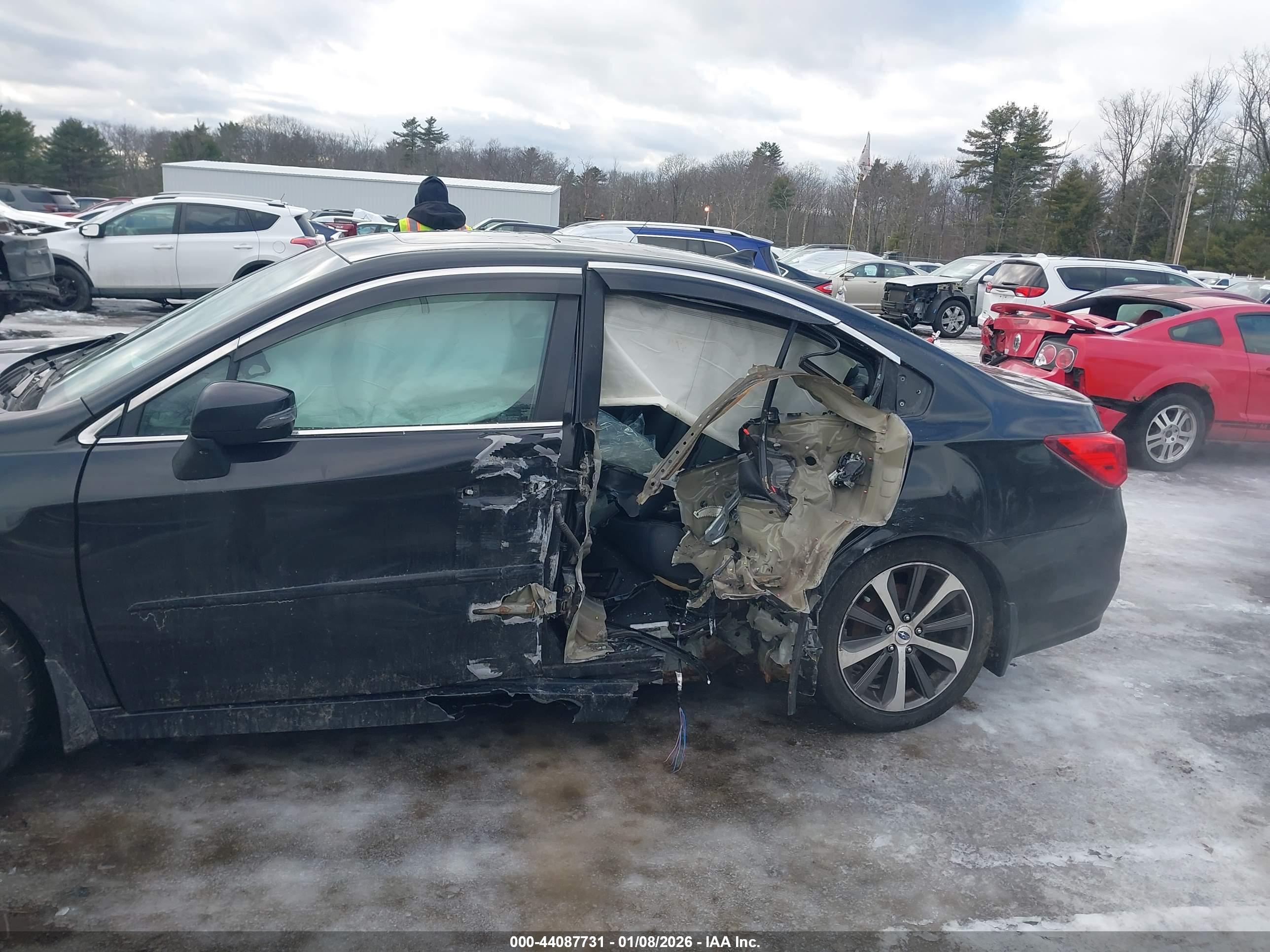 SUBARU LEGACY image 6