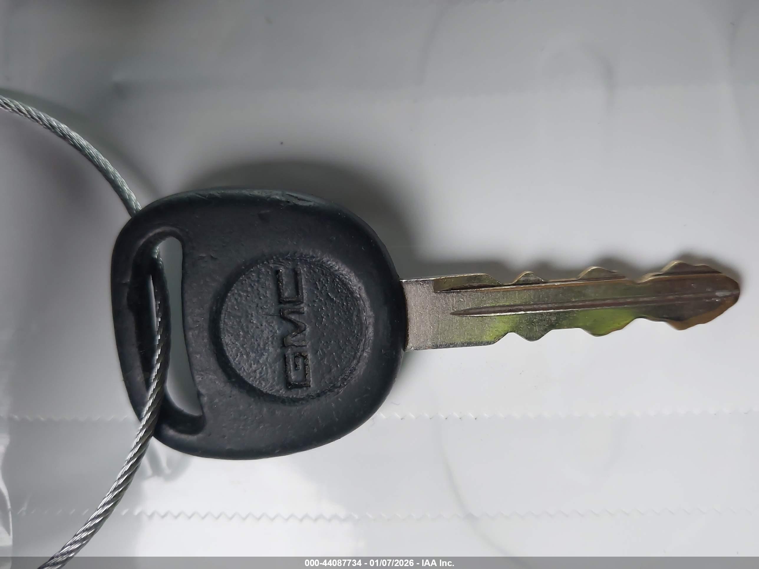 GMC SIERRA image 11