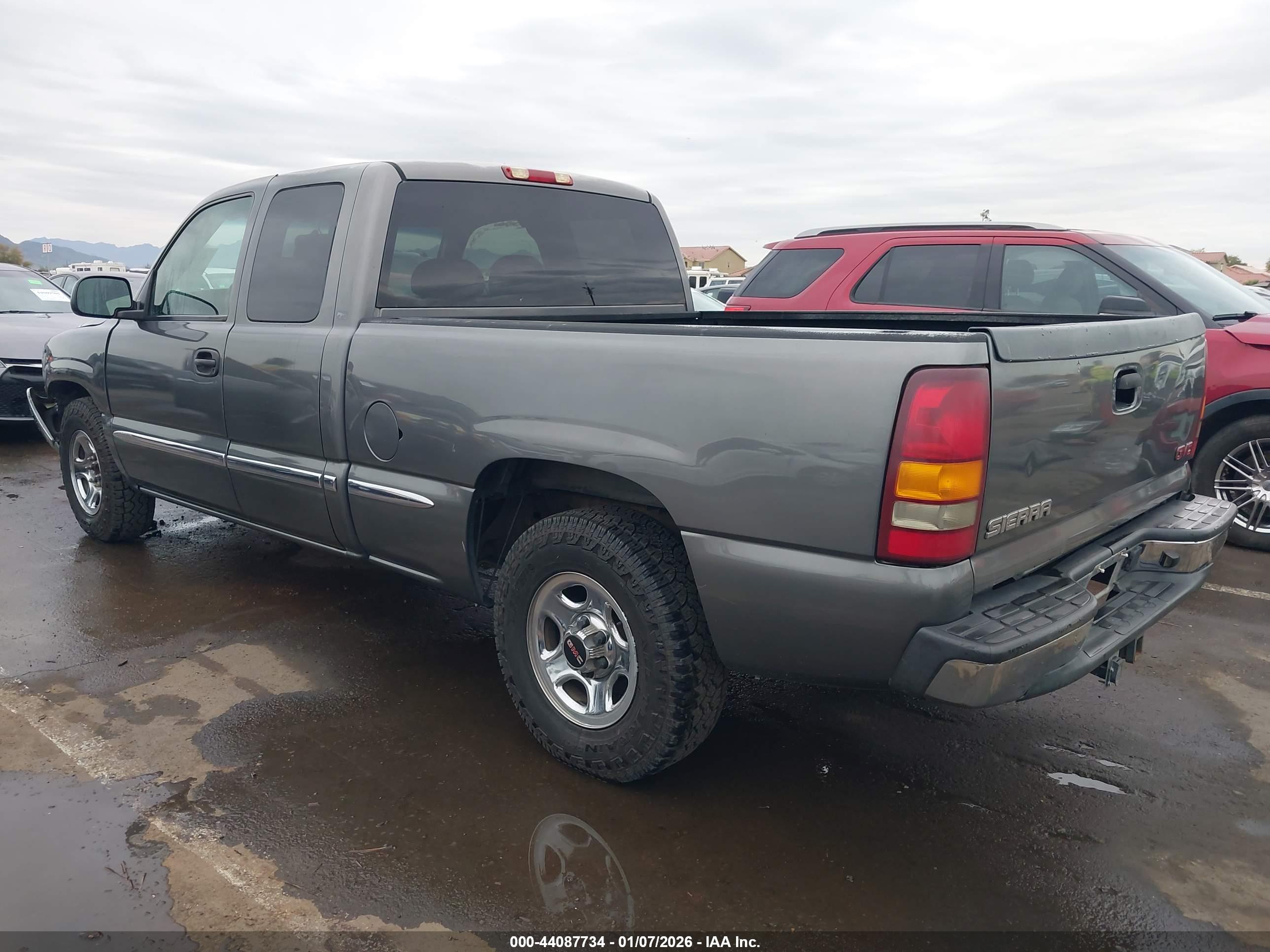 GMC SIERRA image 3