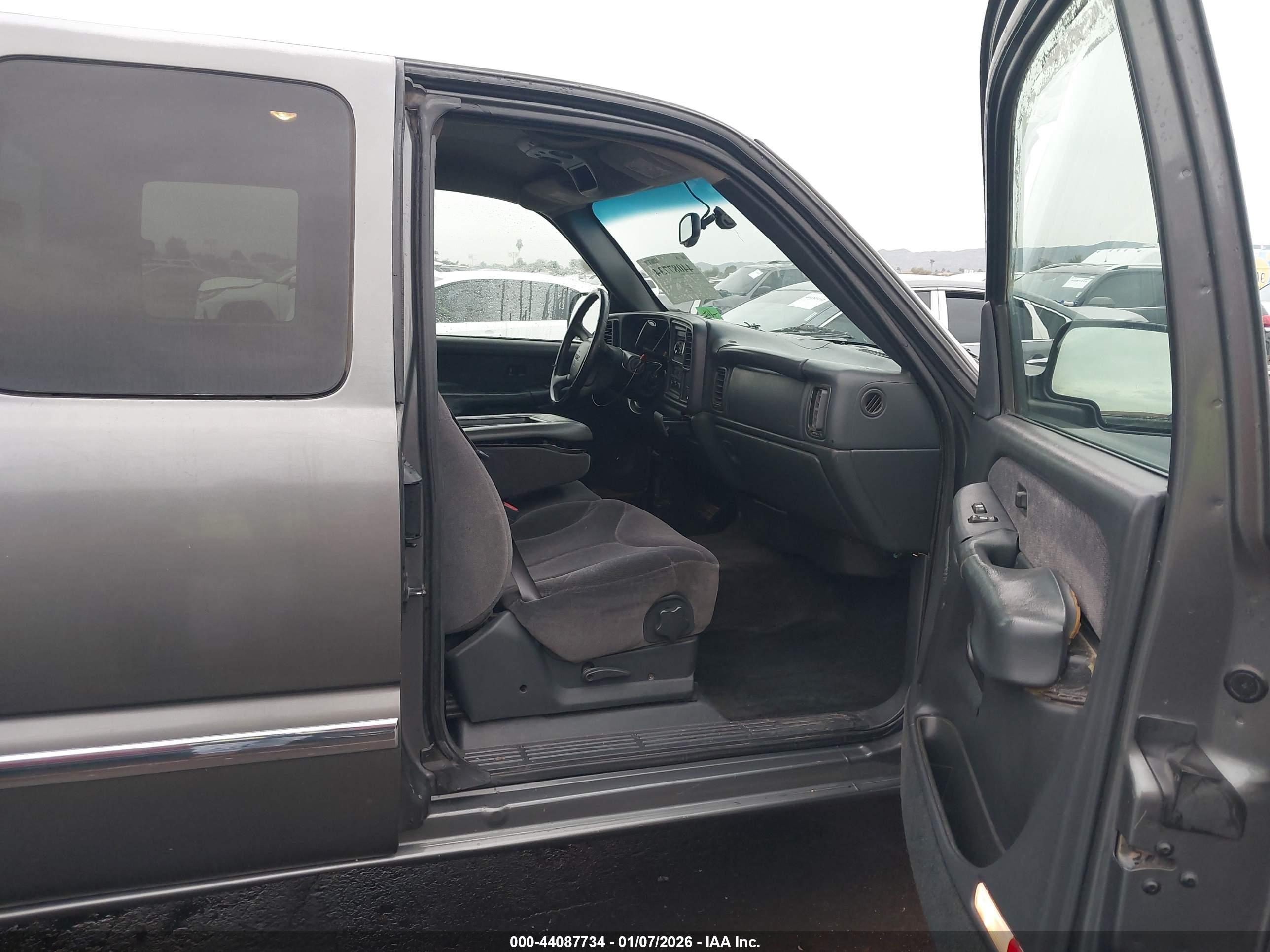 GMC SIERRA image 5