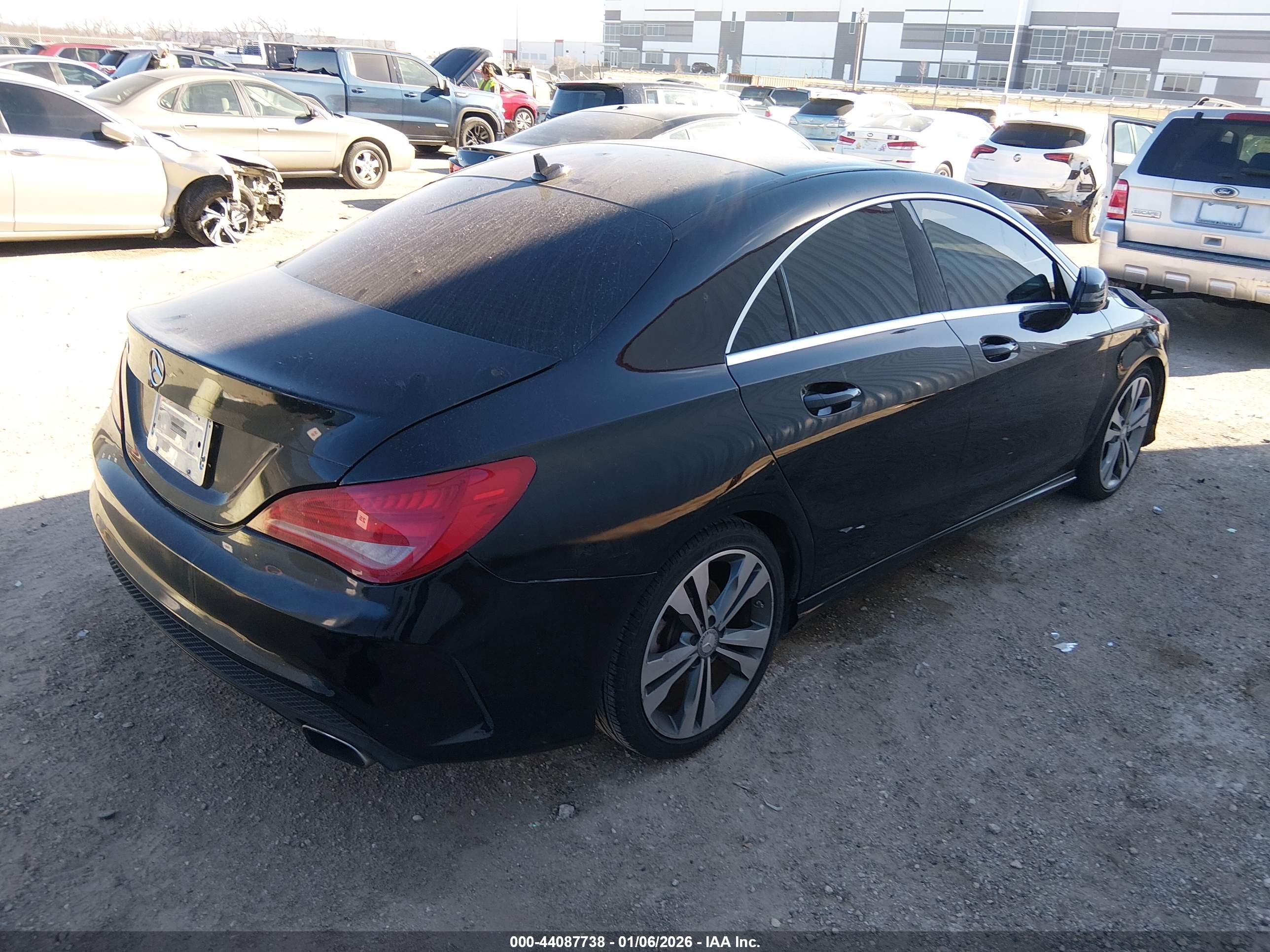 MERCEDES-BENZ CLA image 4