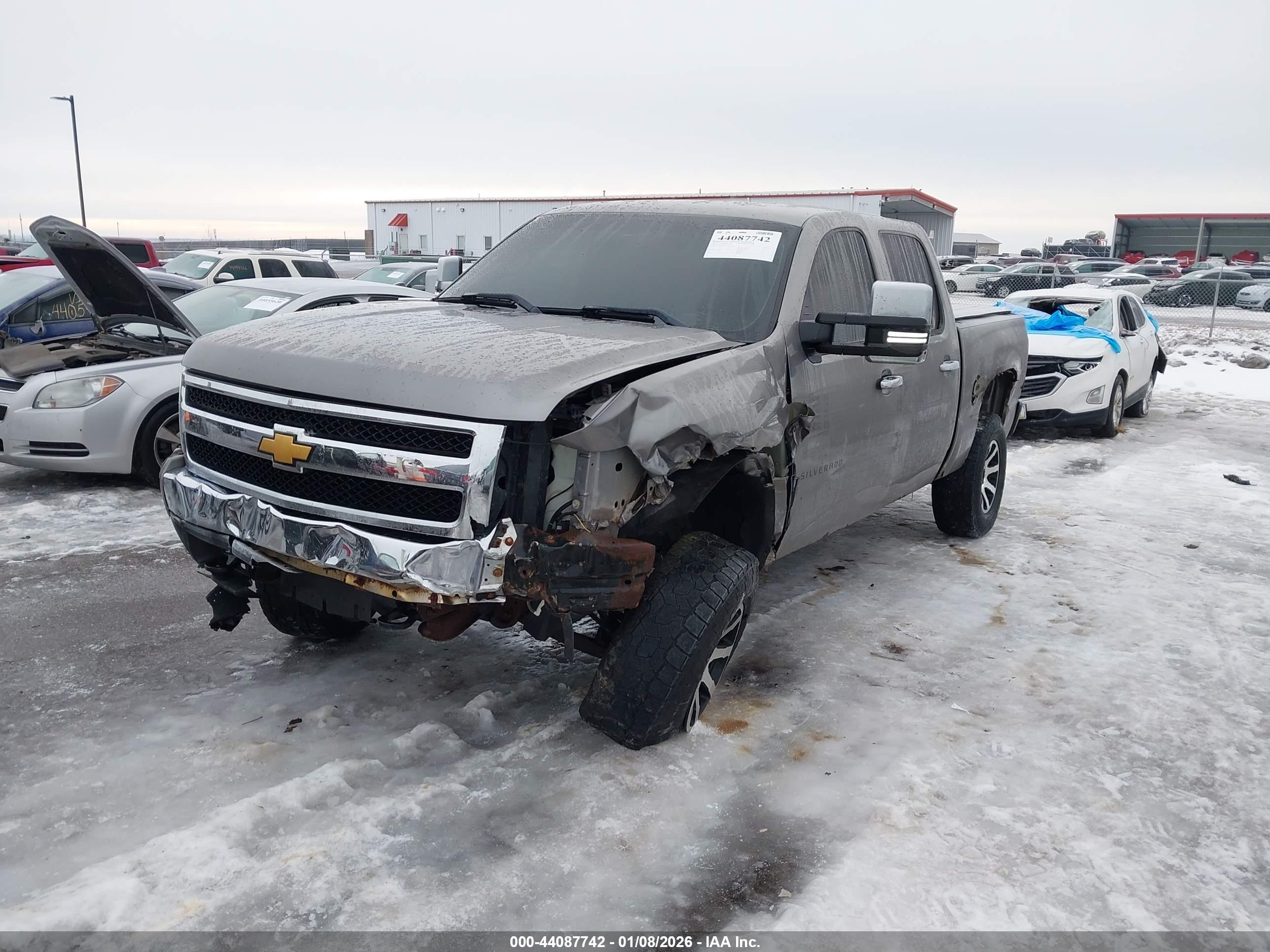 CHEVROLET SILVERADO image 2