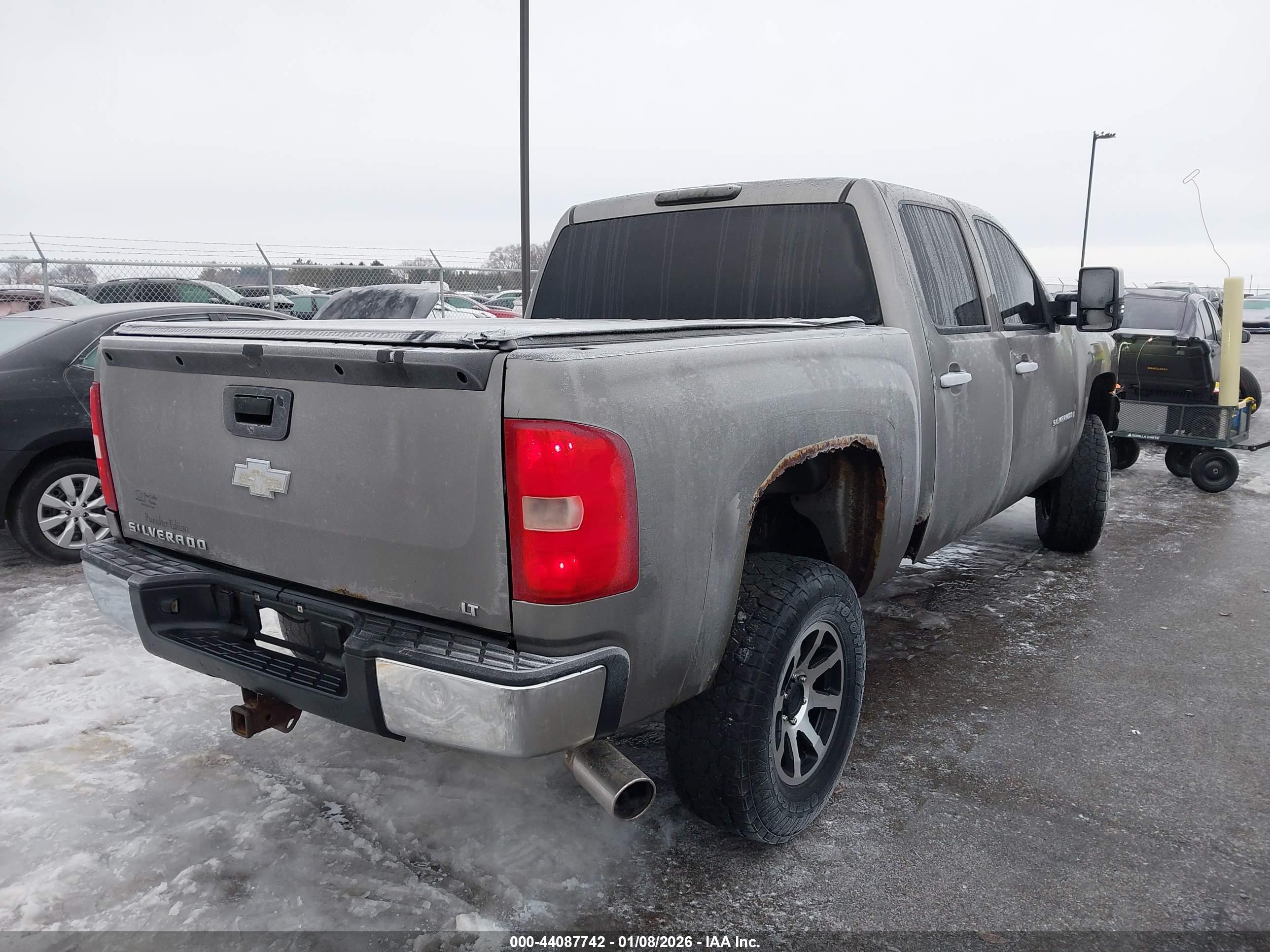 CHEVROLET SILVERADO image 4