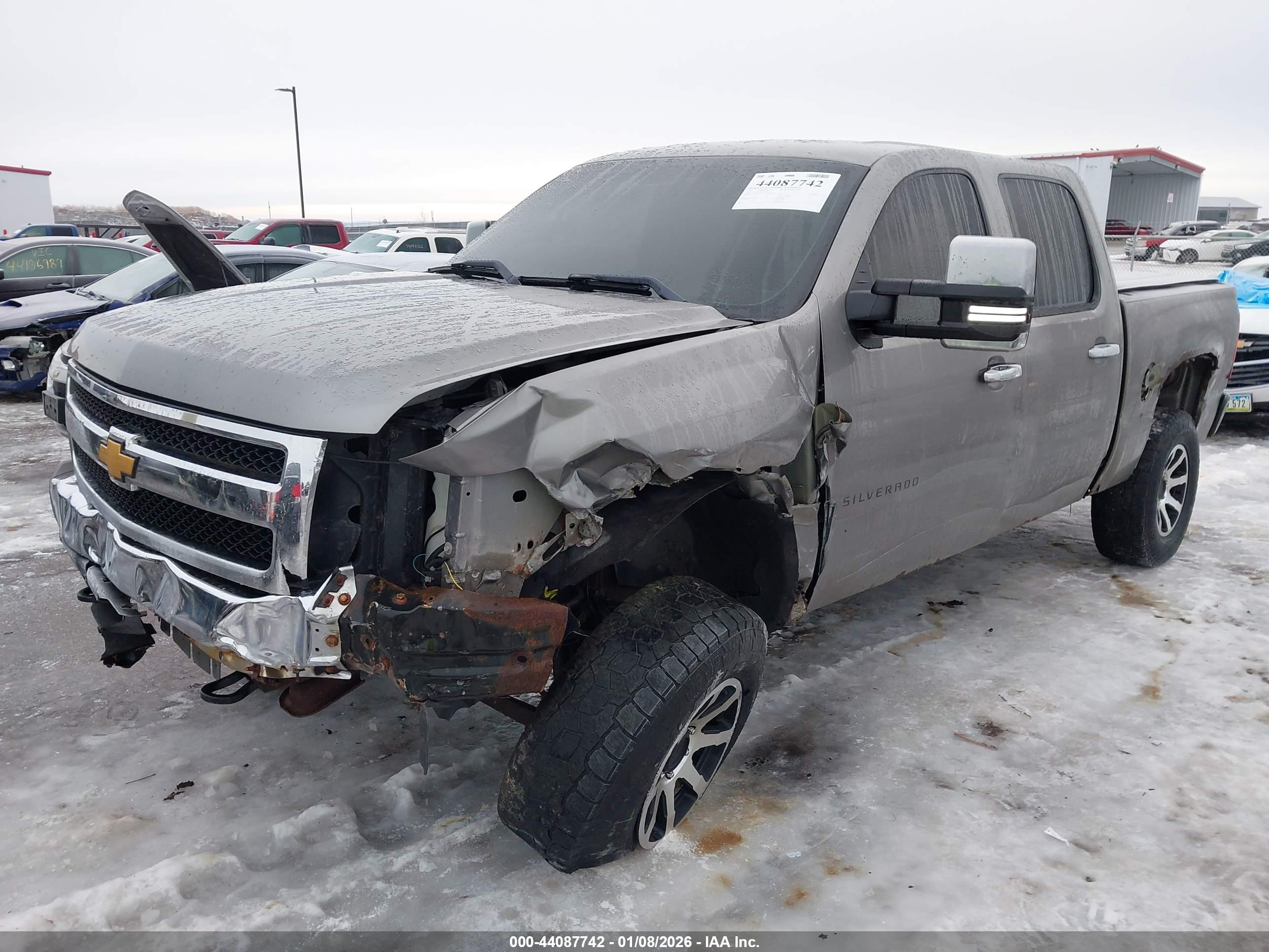 CHEVROLET SILVERADO image 6