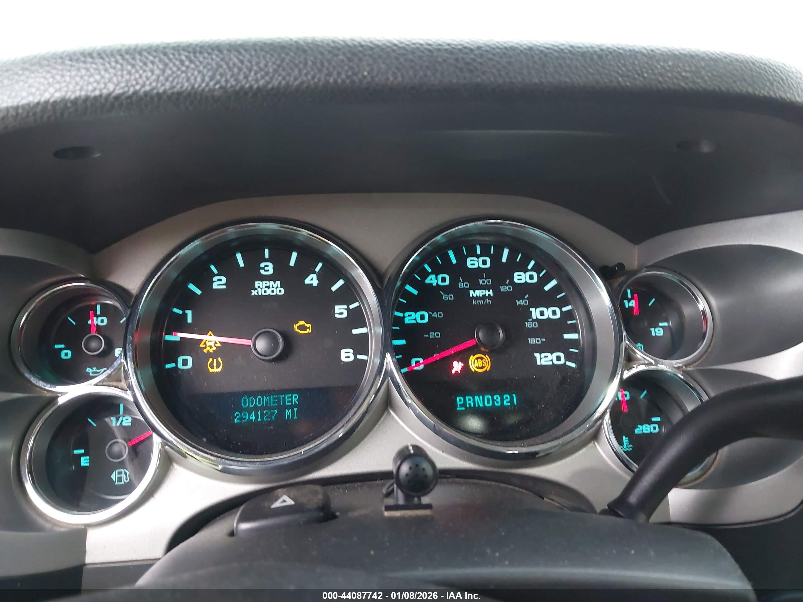 CHEVROLET SILVERADO image 7