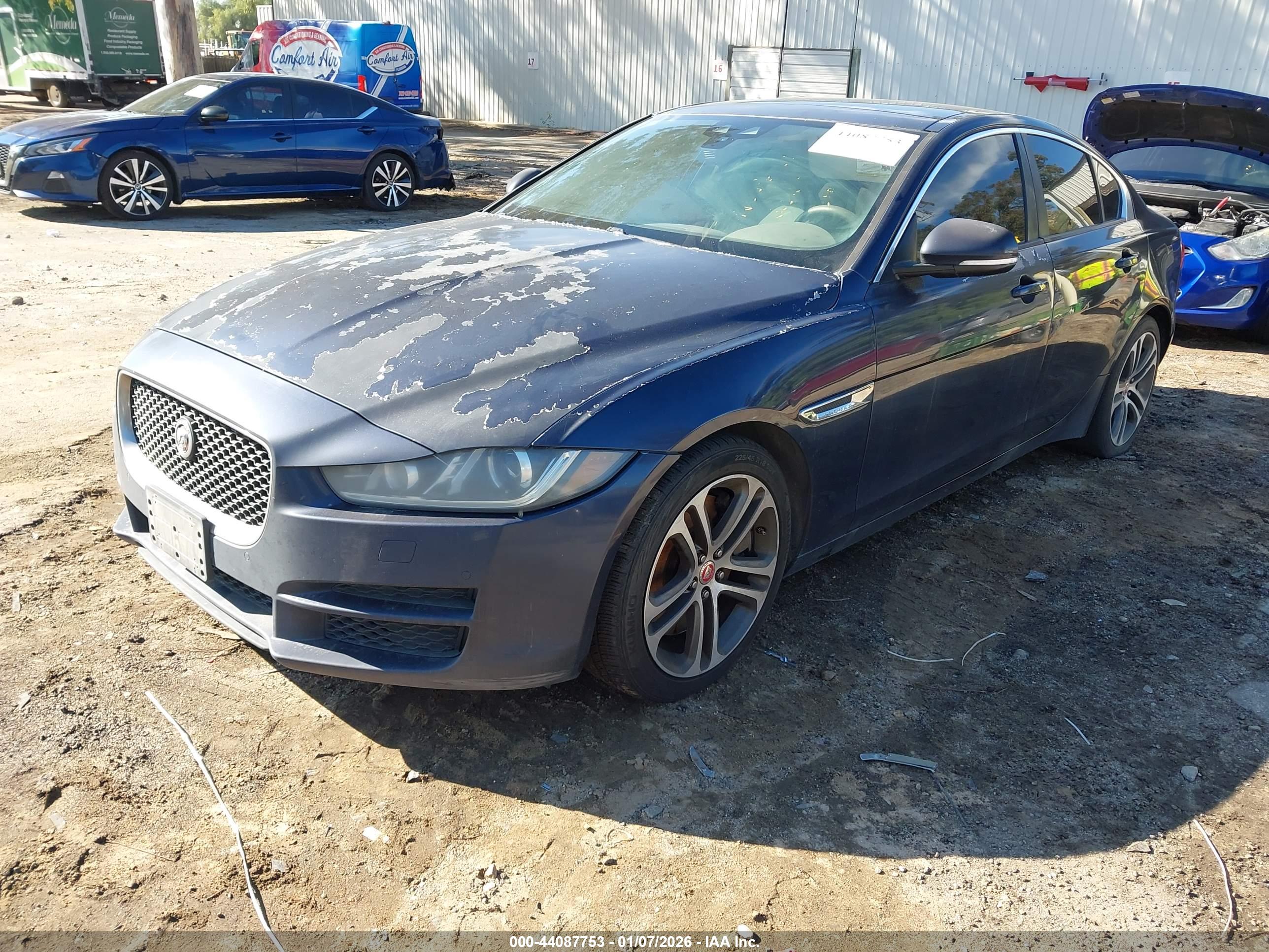 JAGUAR XE image 2