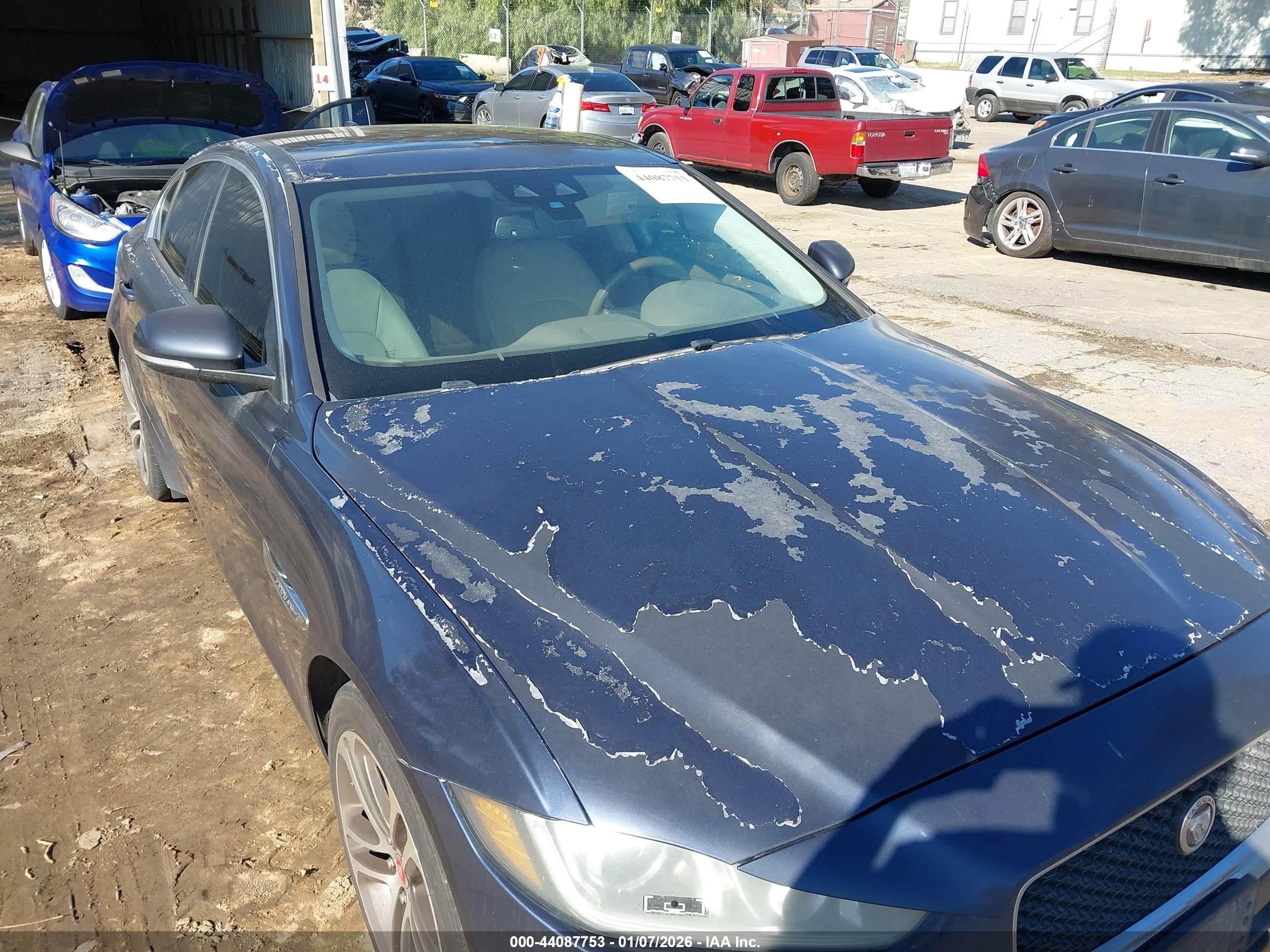 JAGUAR XE image 6