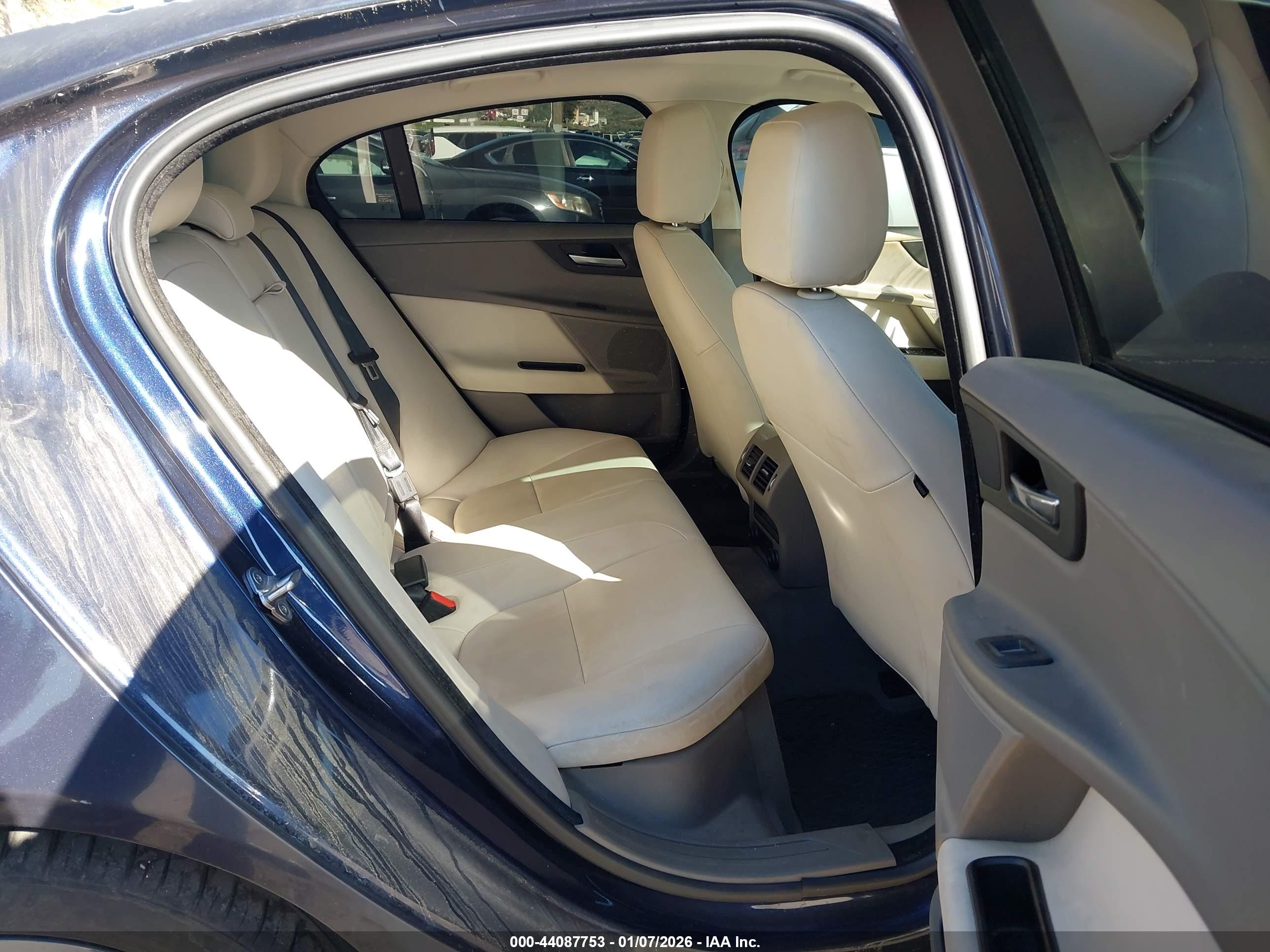 JAGUAR XE image 8