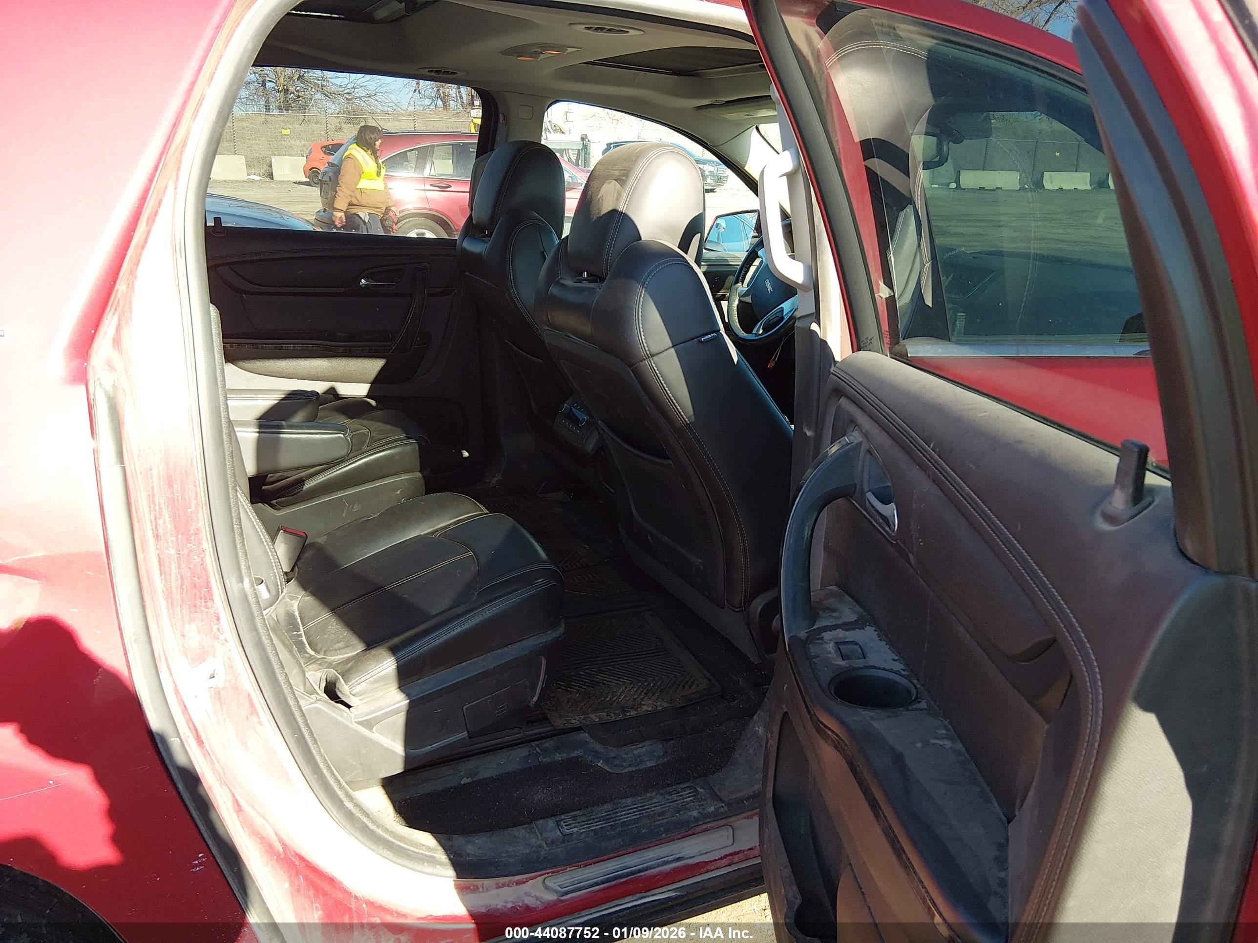 GMC ACADIA image 8
