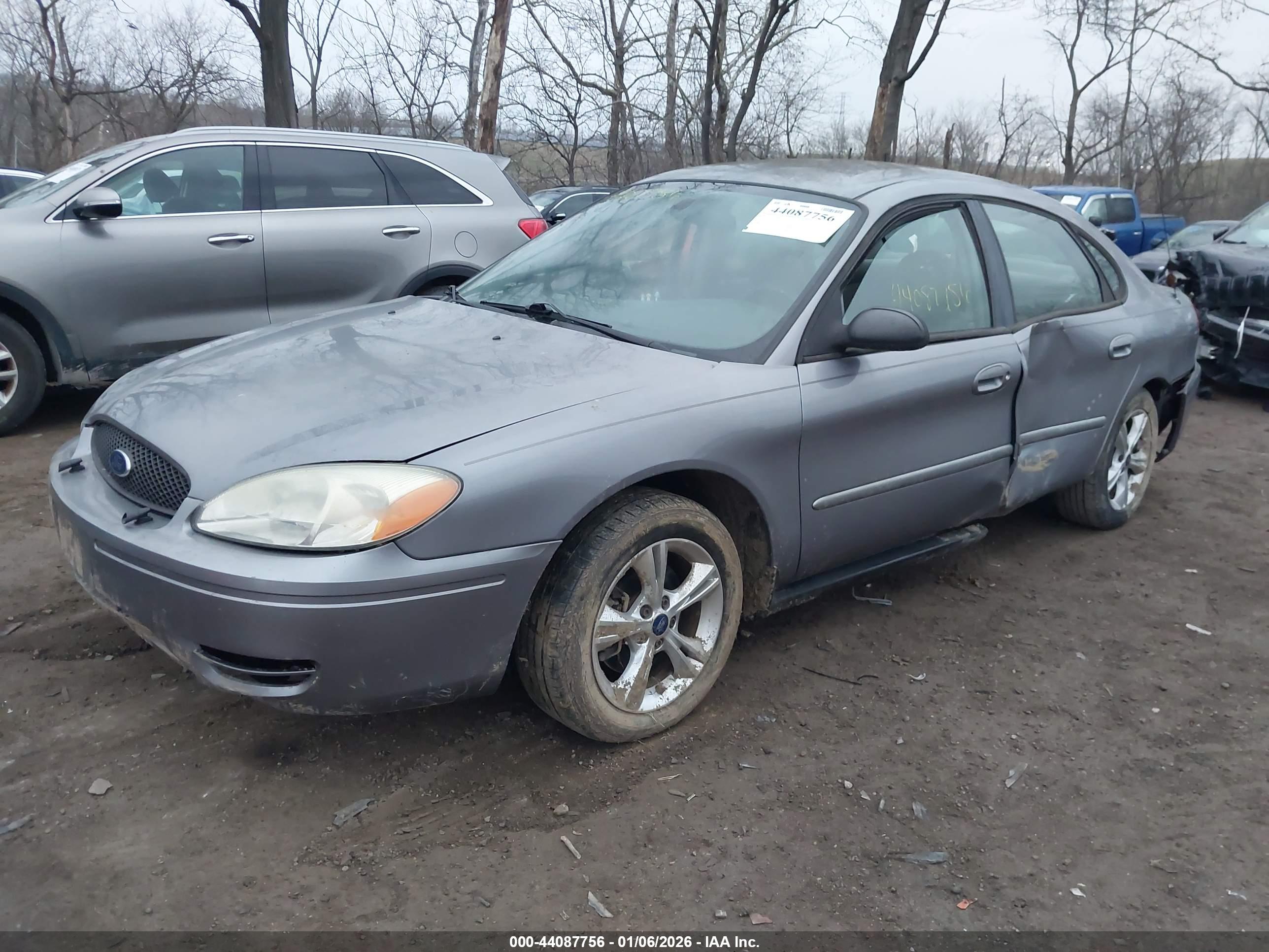 FORD TAURUS image 2