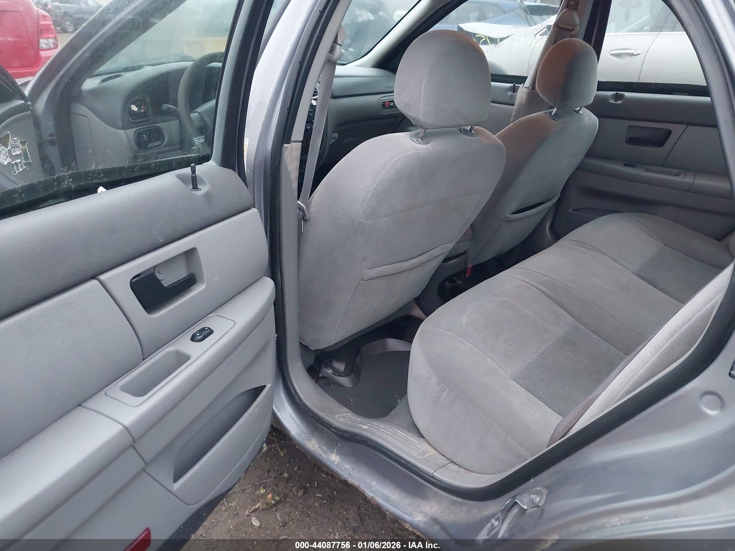 FORD TAURUS image 8