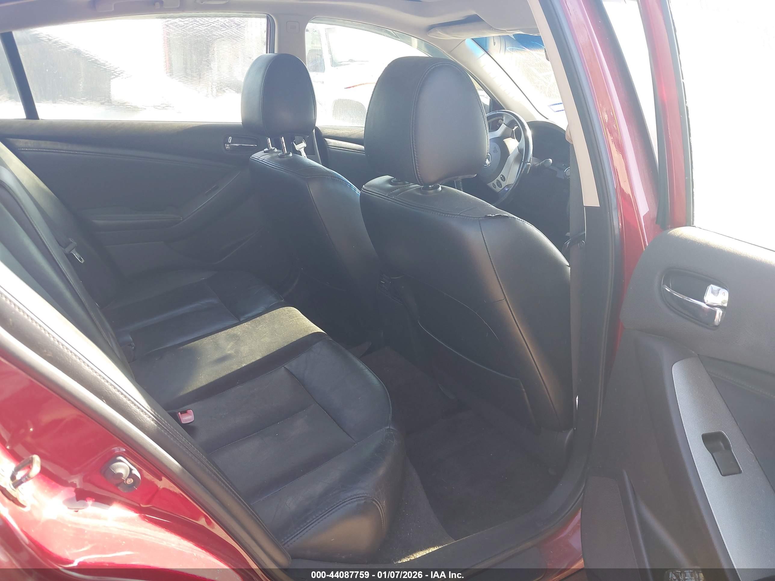 NISSAN ALTIMA image 8