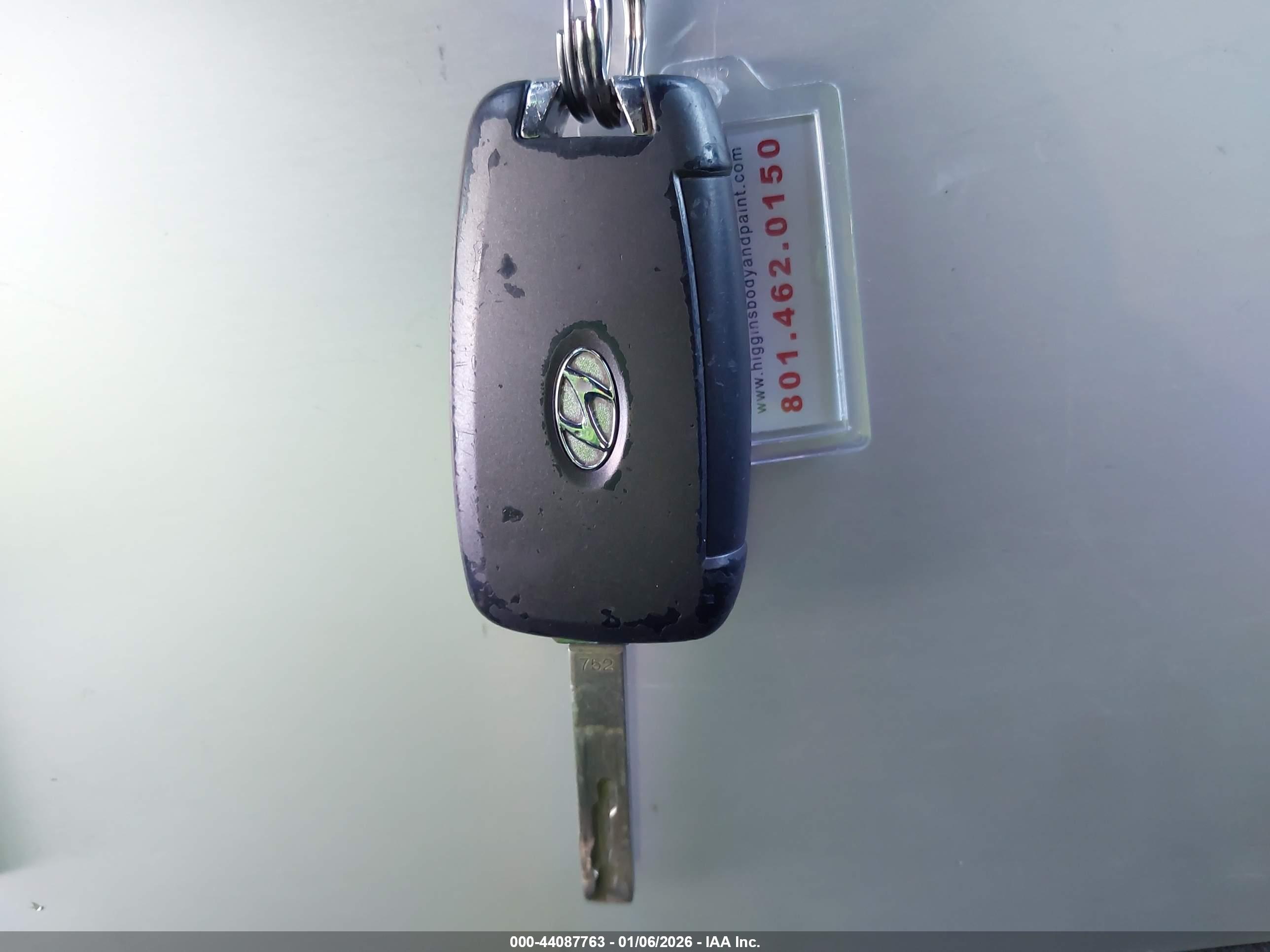 HYUNDAI SANTA image 11