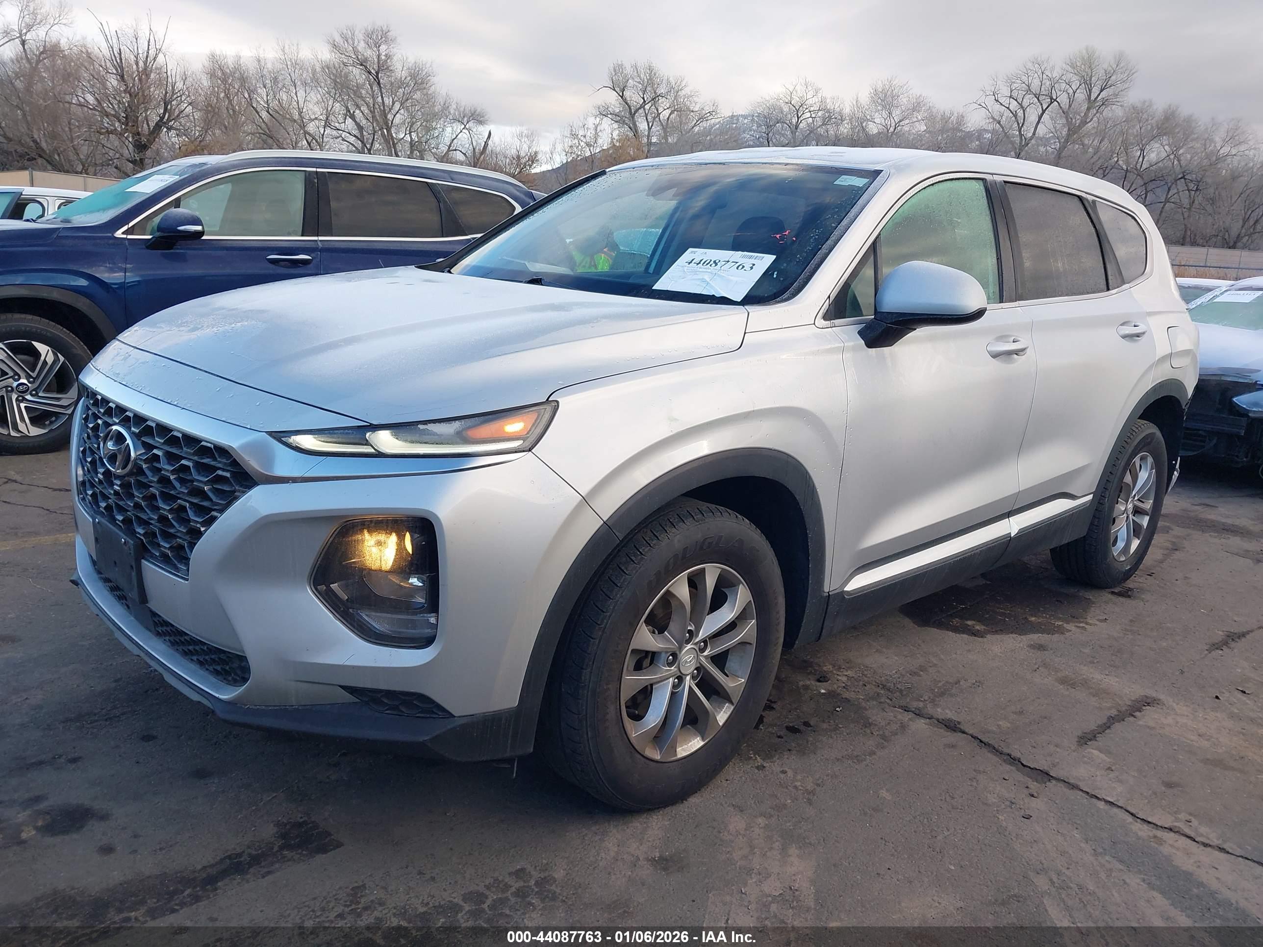 HYUNDAI SANTA image 2