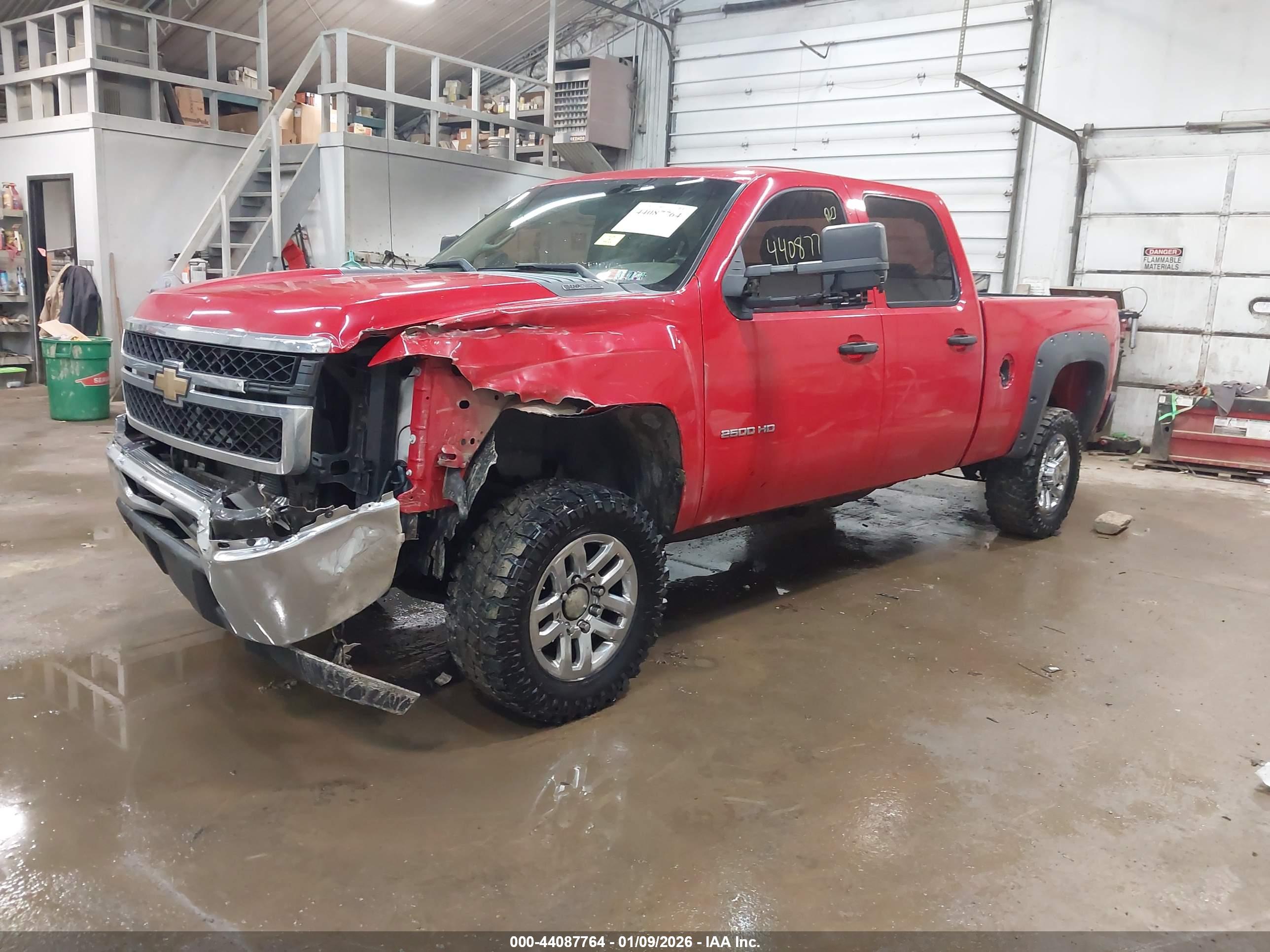CHEVROLET SILVERADO image 2