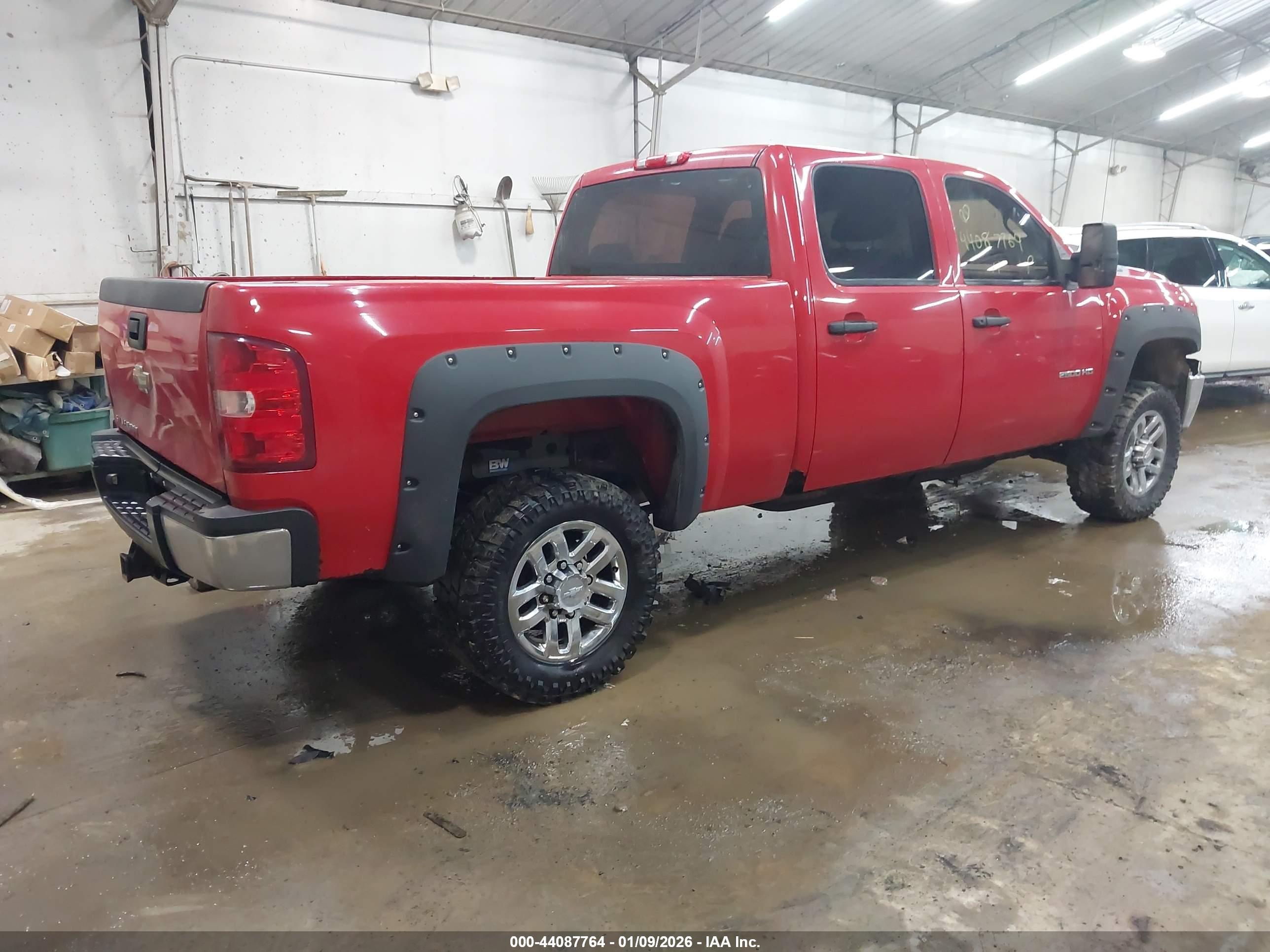 CHEVROLET SILVERADO image 4