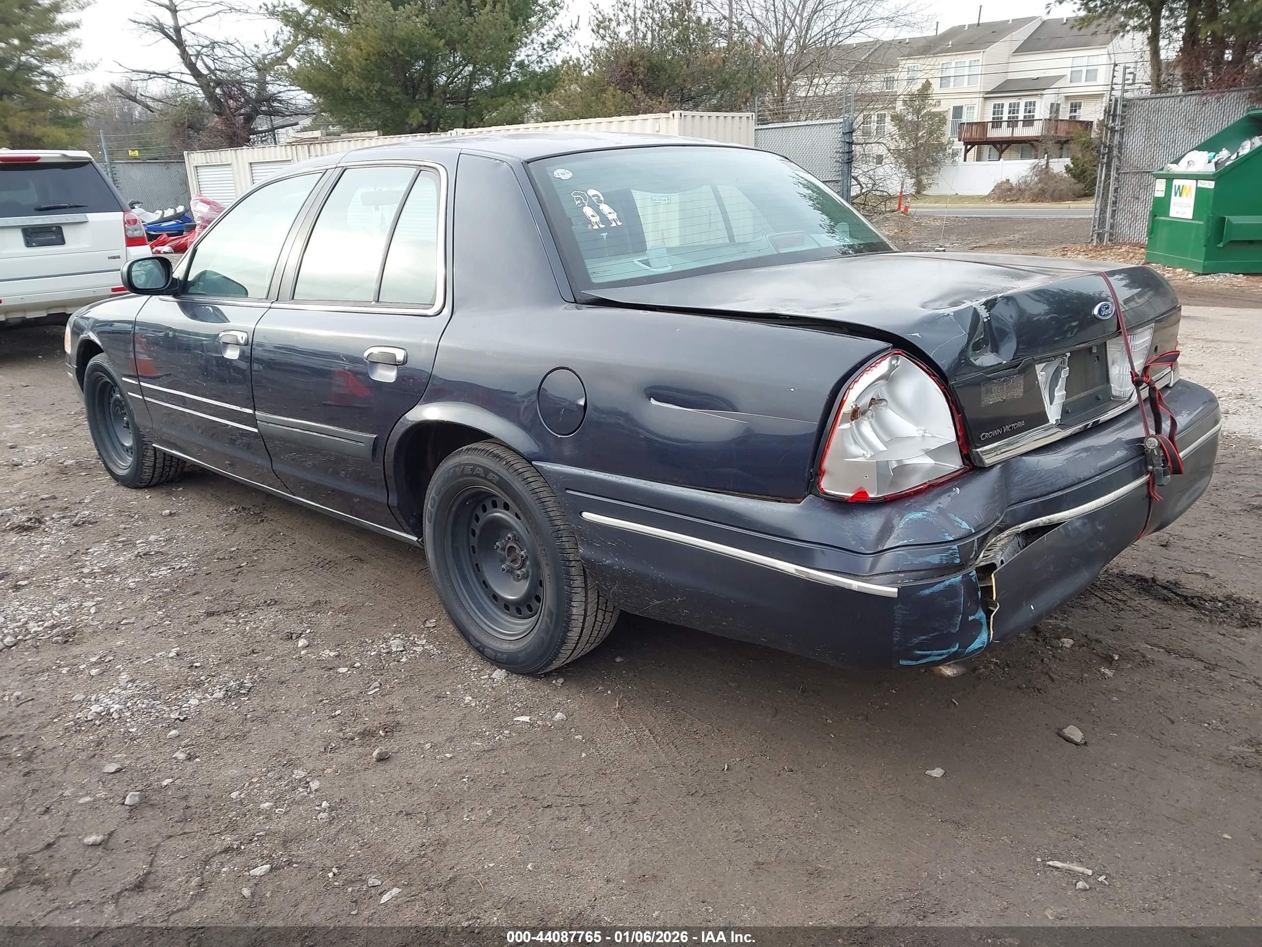 FORD CROWN image 3