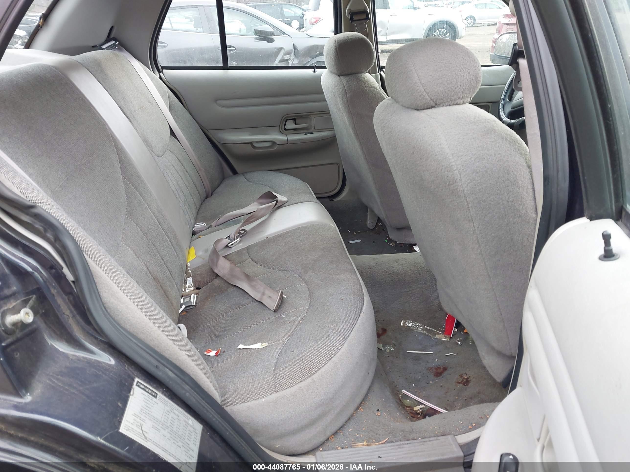 FORD CROWN image 8