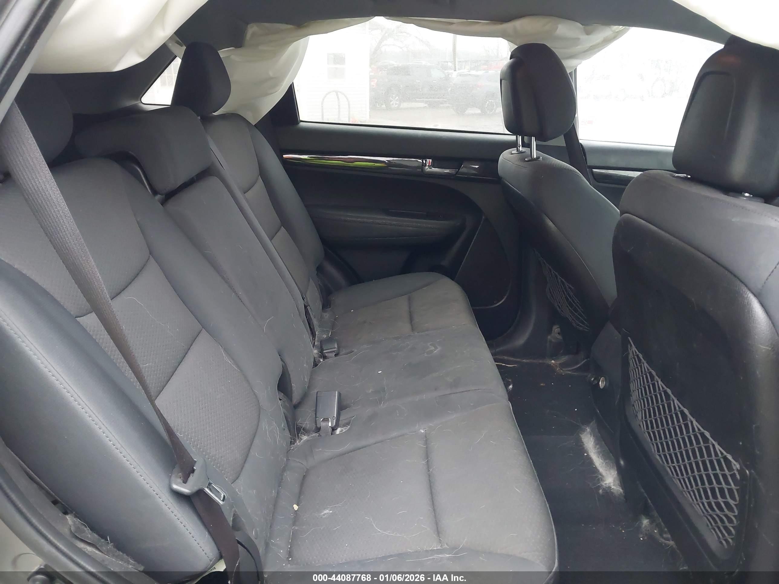 KIA SORENTO image 8