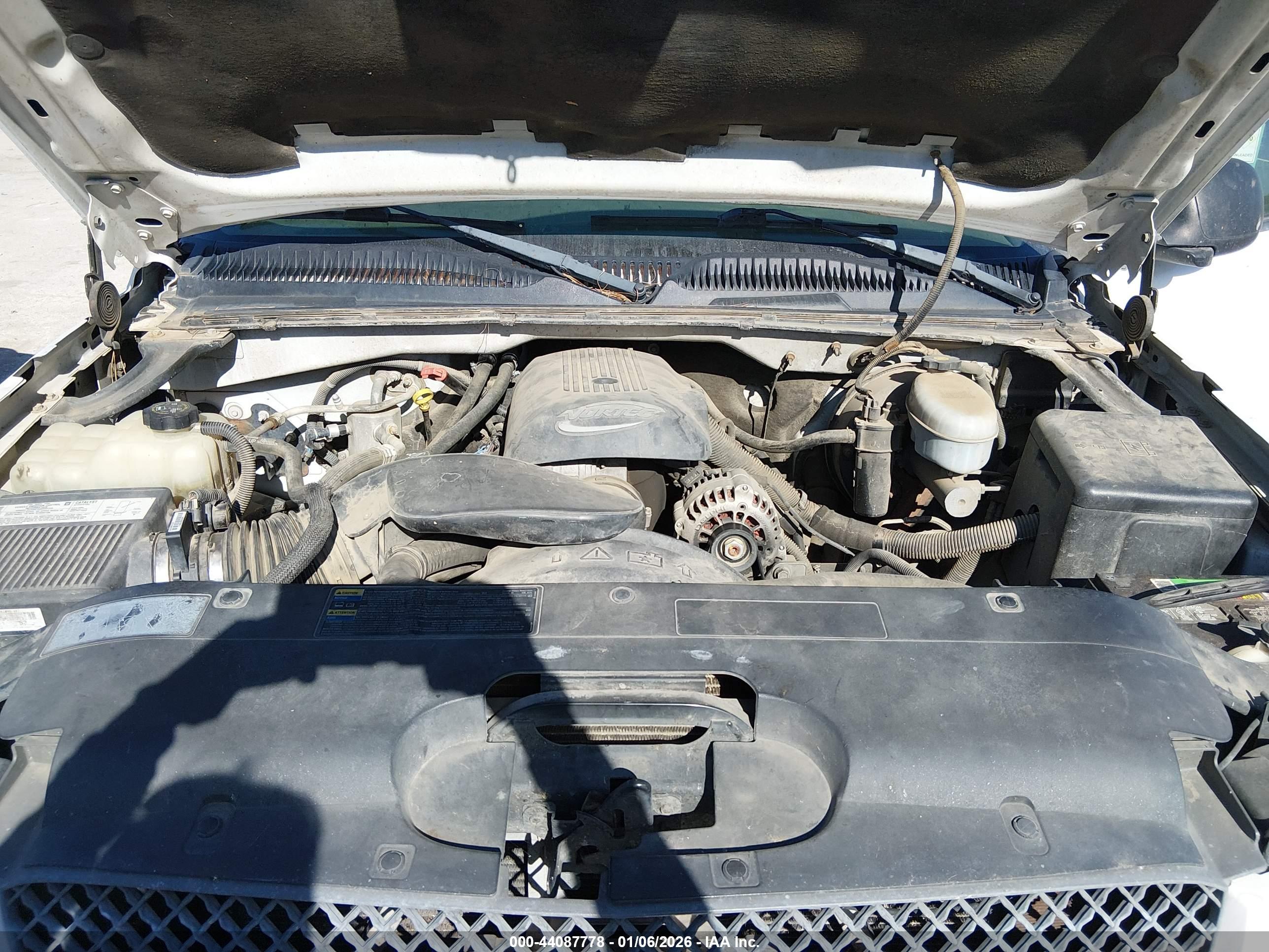 CHEVROLET SILVERADO image 10