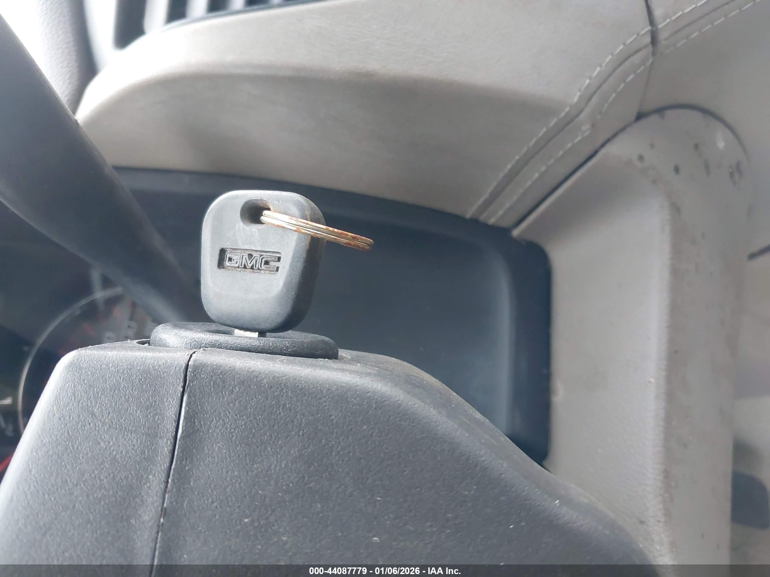 GMC YUKON image 11
