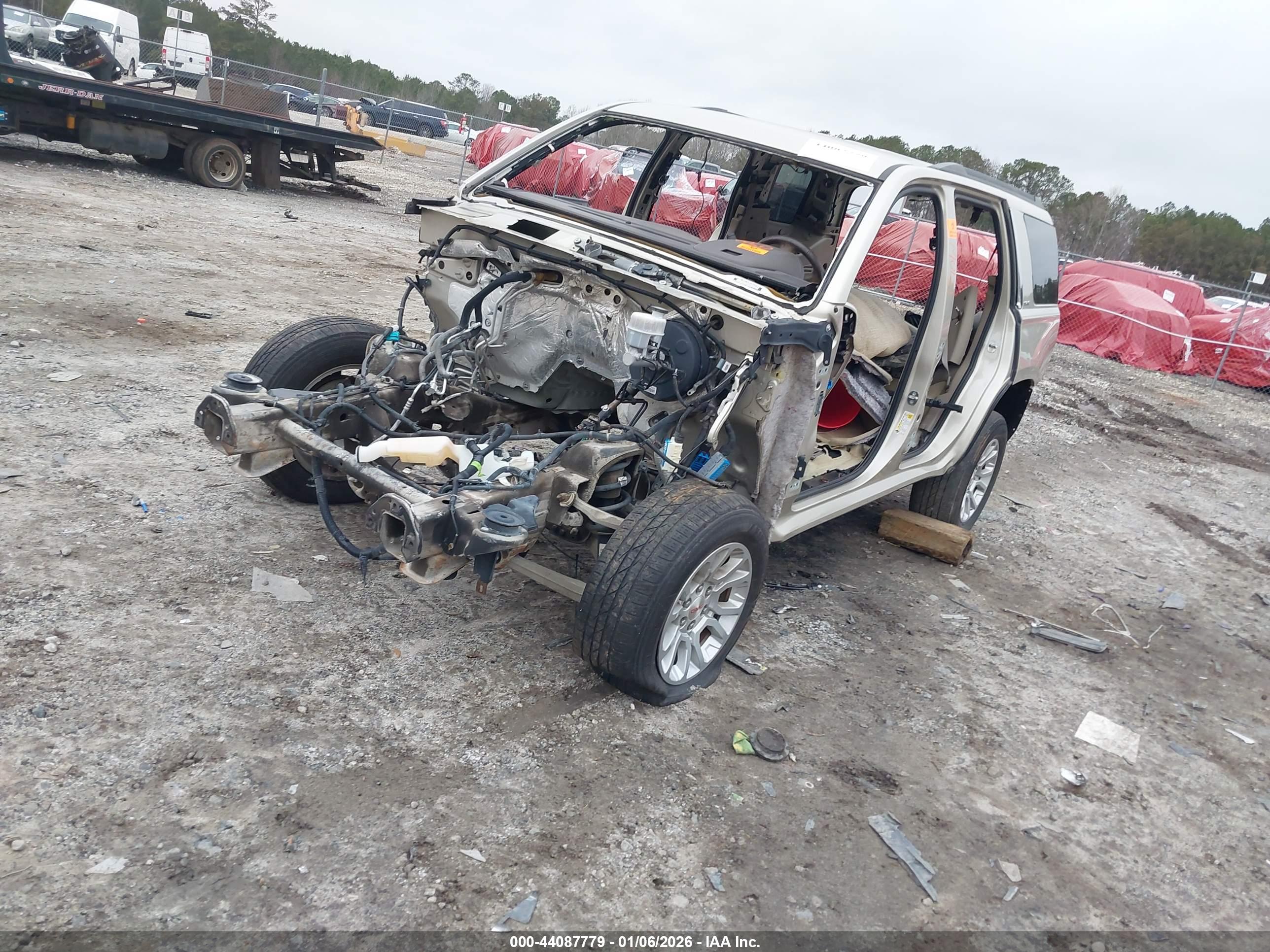 GMC YUKON image 2