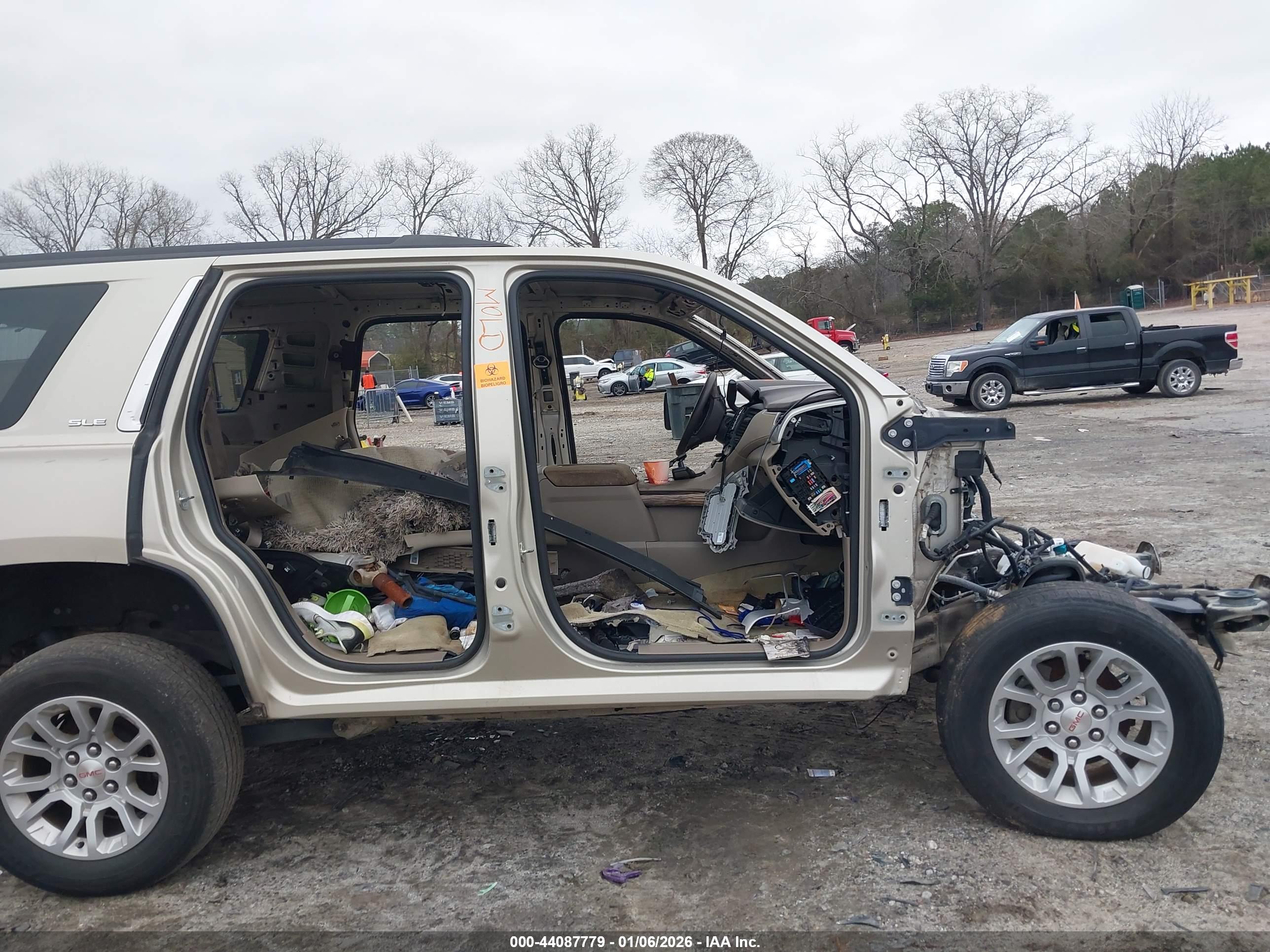 GMC YUKON image 5