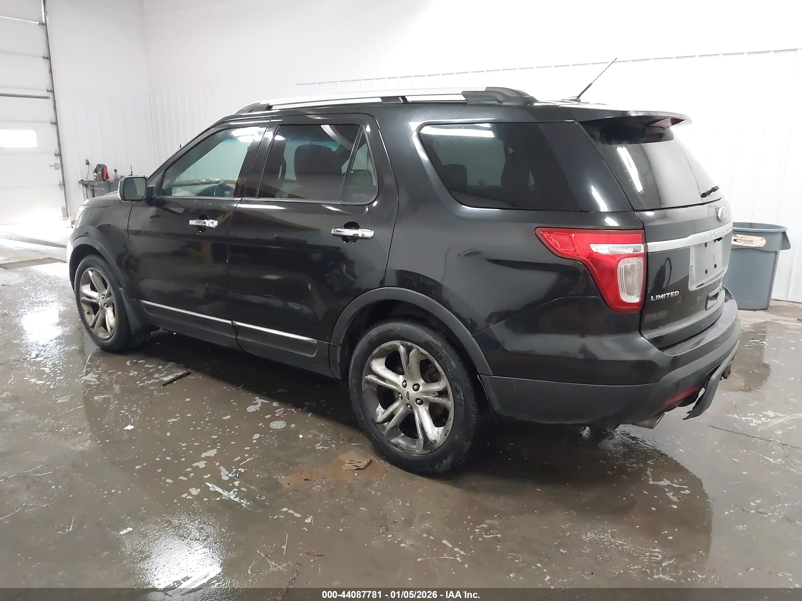 FORD EXPLORER image 3