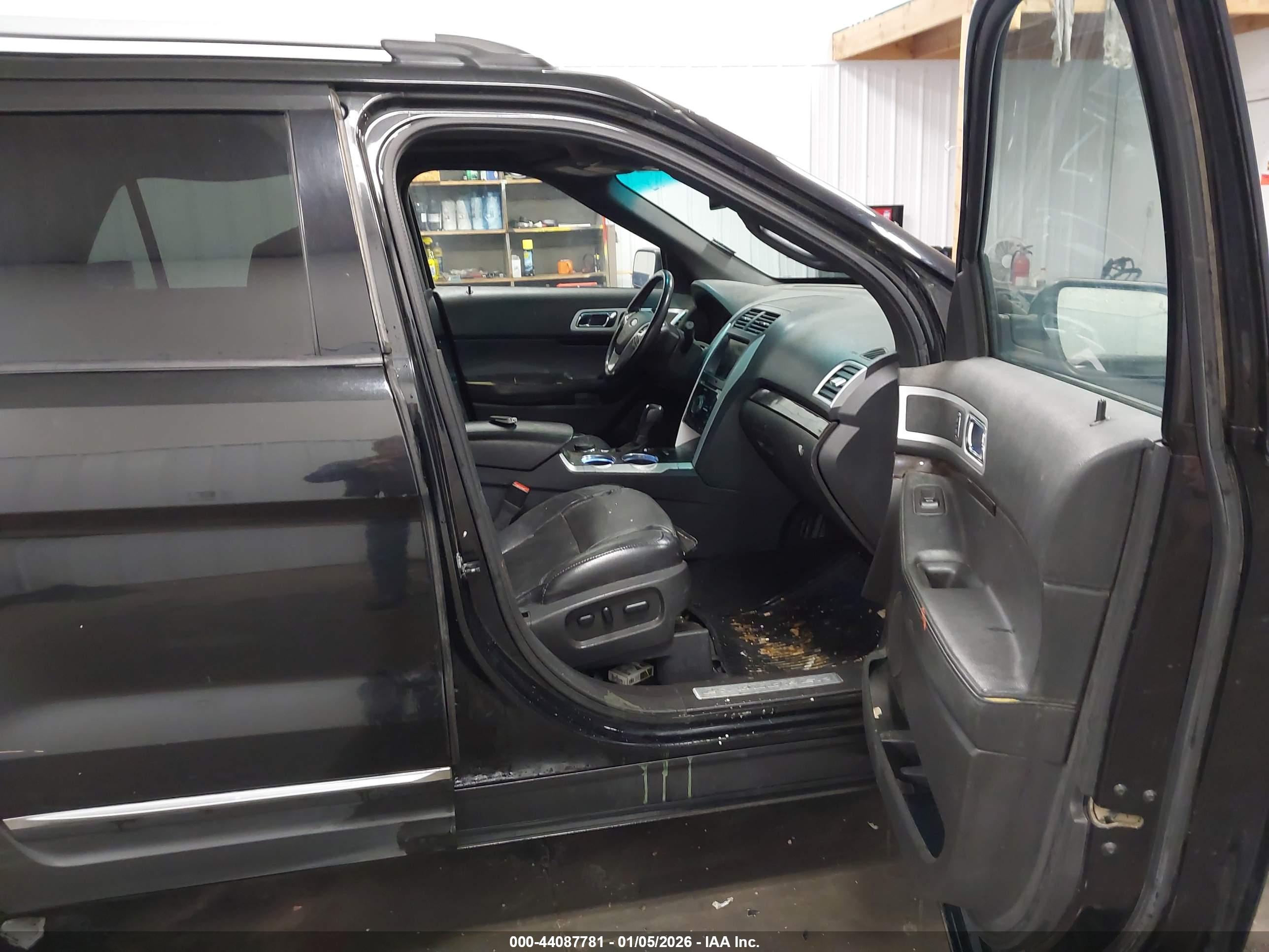 FORD EXPLORER image 5